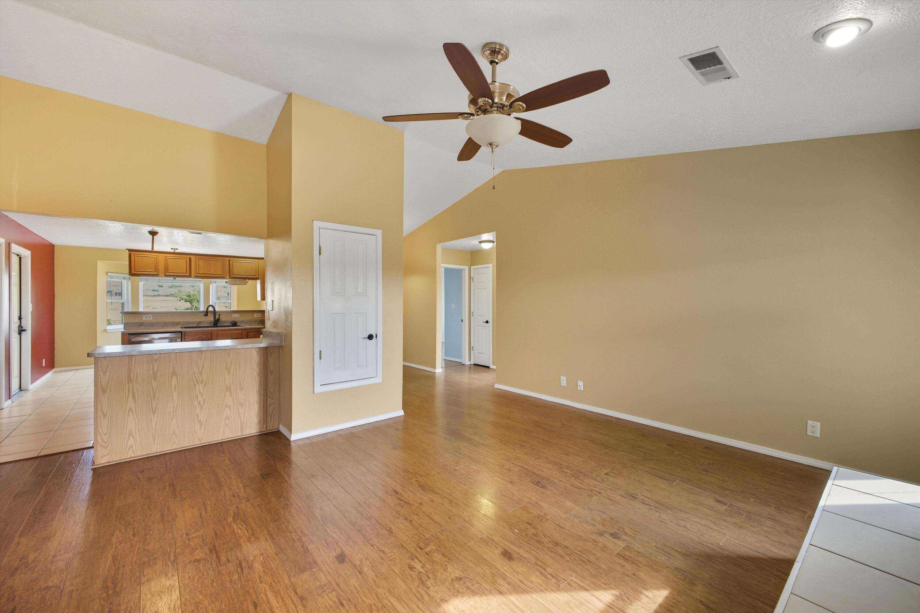 2900 STAPLETON Avenue NE