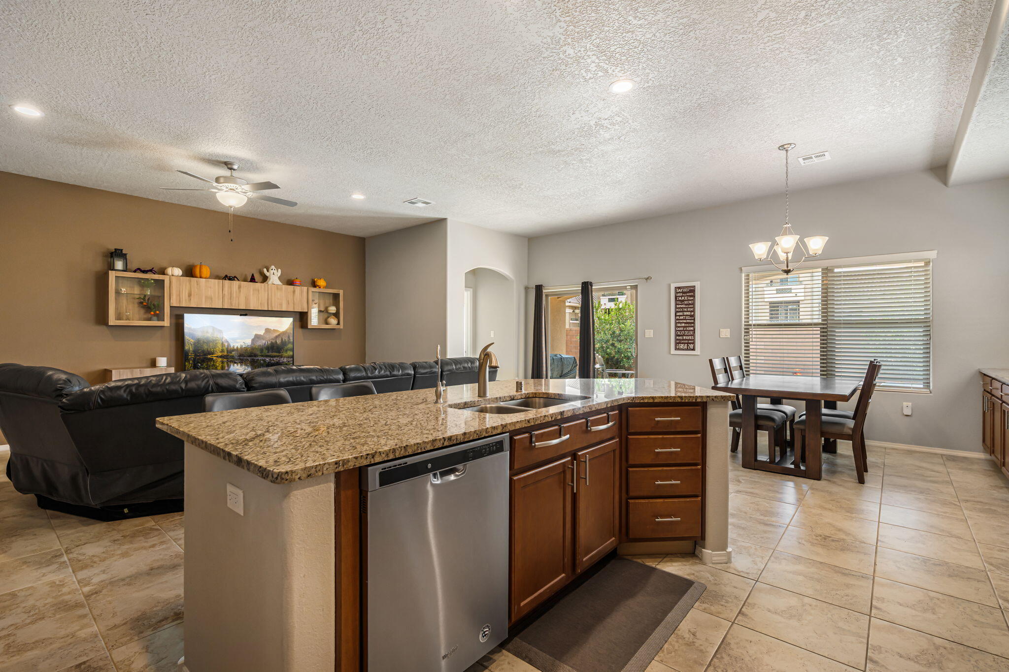 7223 LAGUNA NIGUEL Drive NE