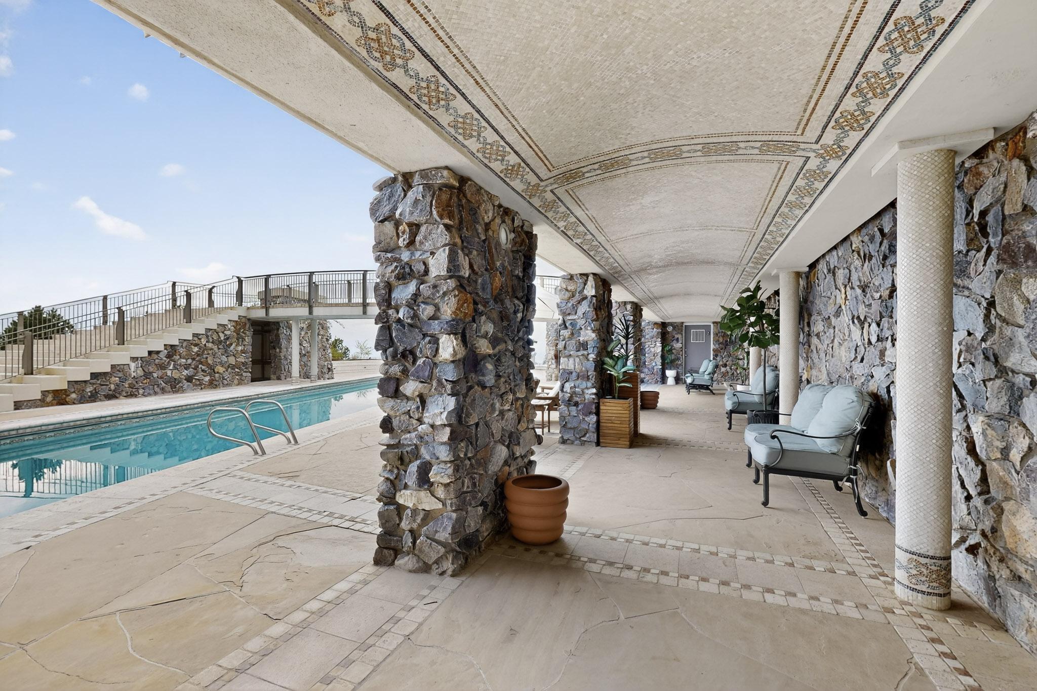 9 Sandia Heights Drive NE