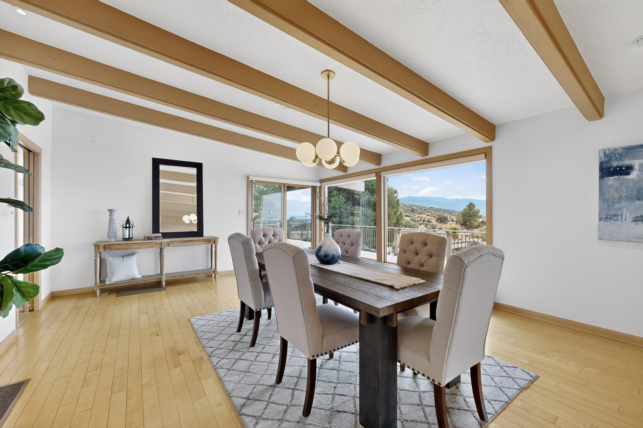 9 Sandia Heights Drive NE