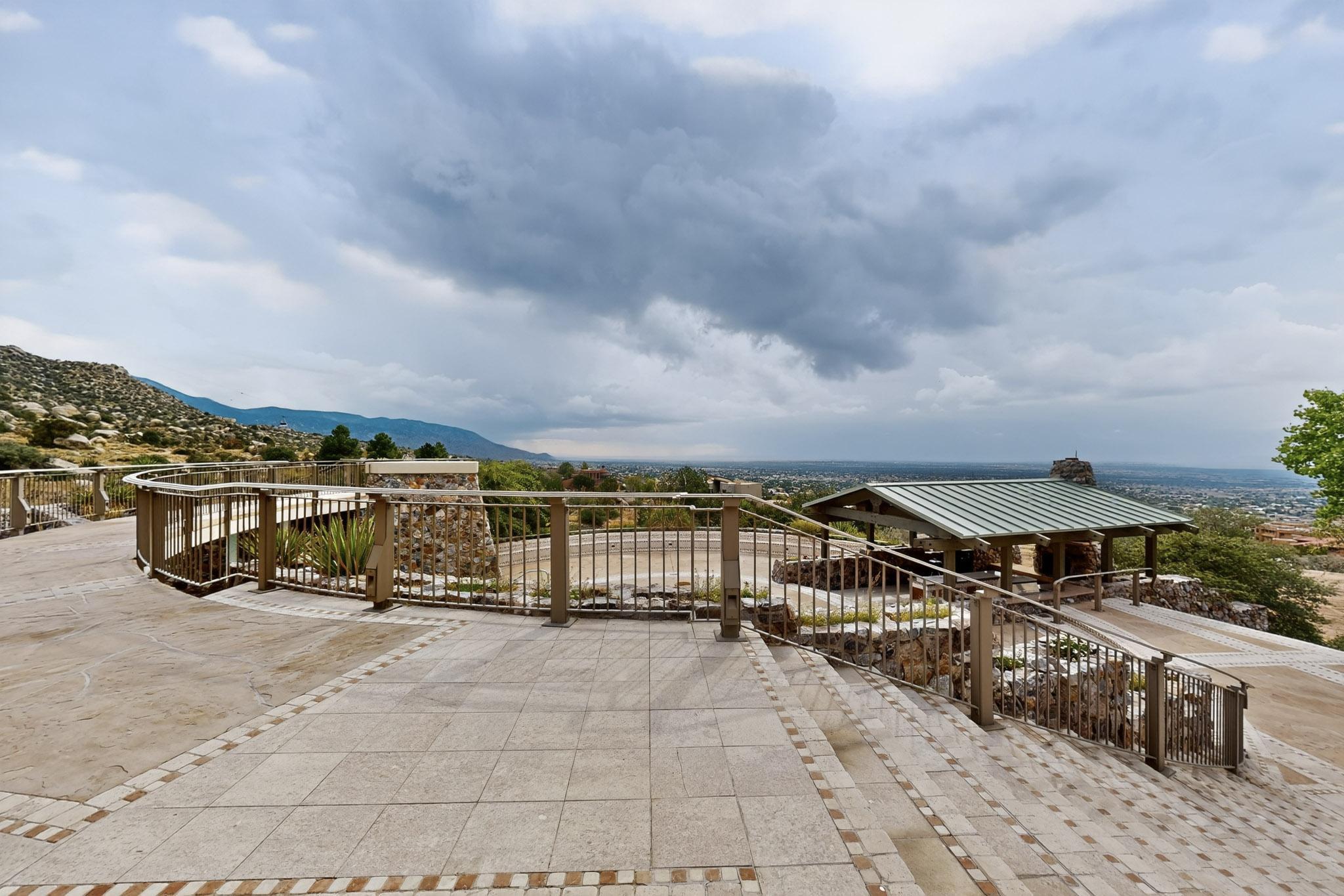 9 Sandia Heights Drive NE