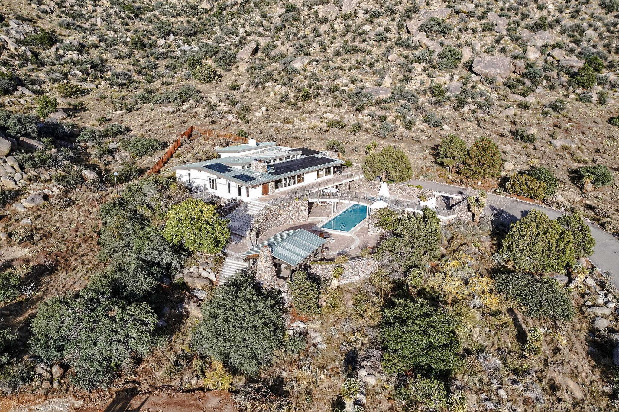 9 Sandia Heights Drive NE