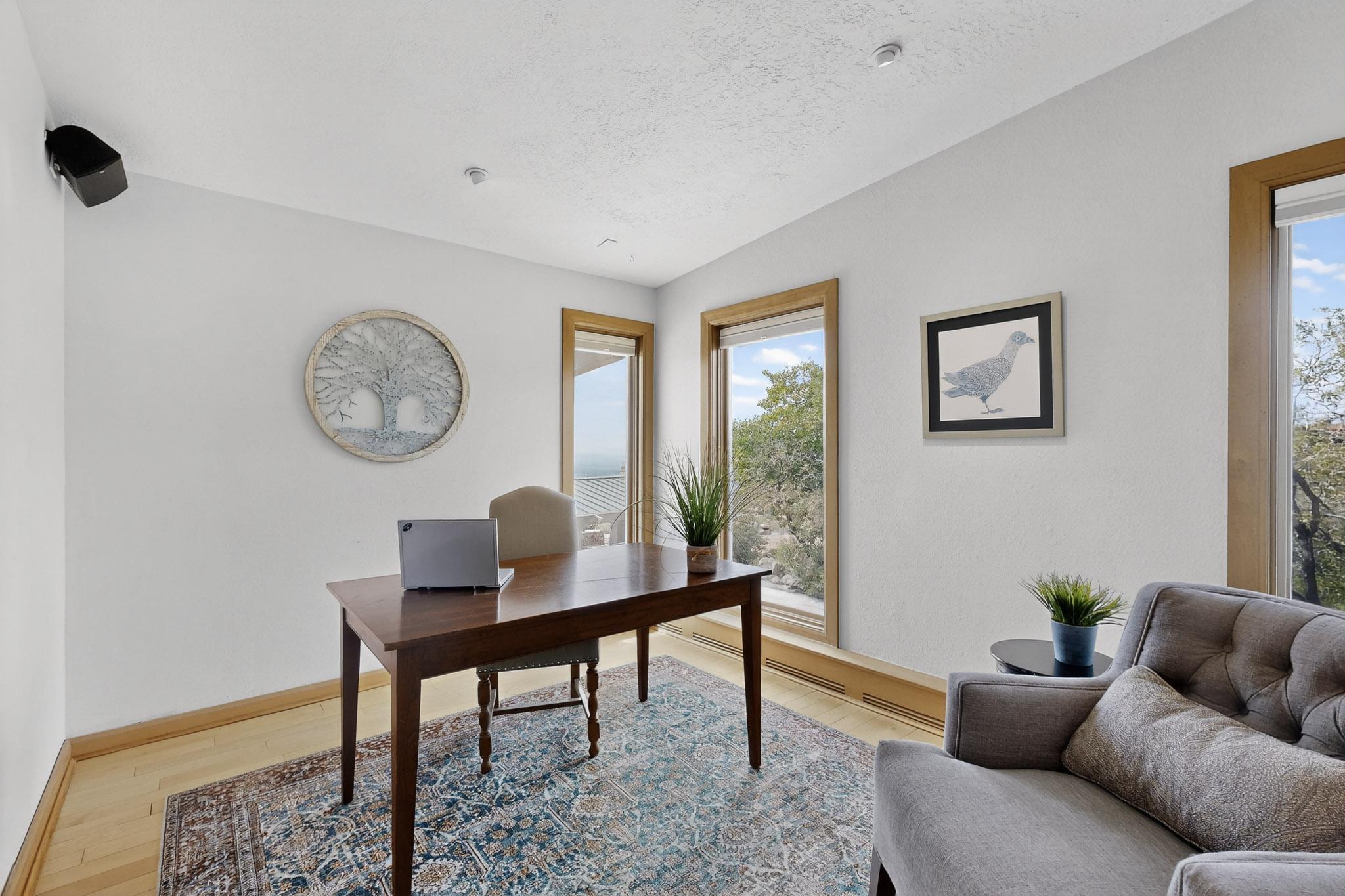 9 Sandia Heights Drive NE