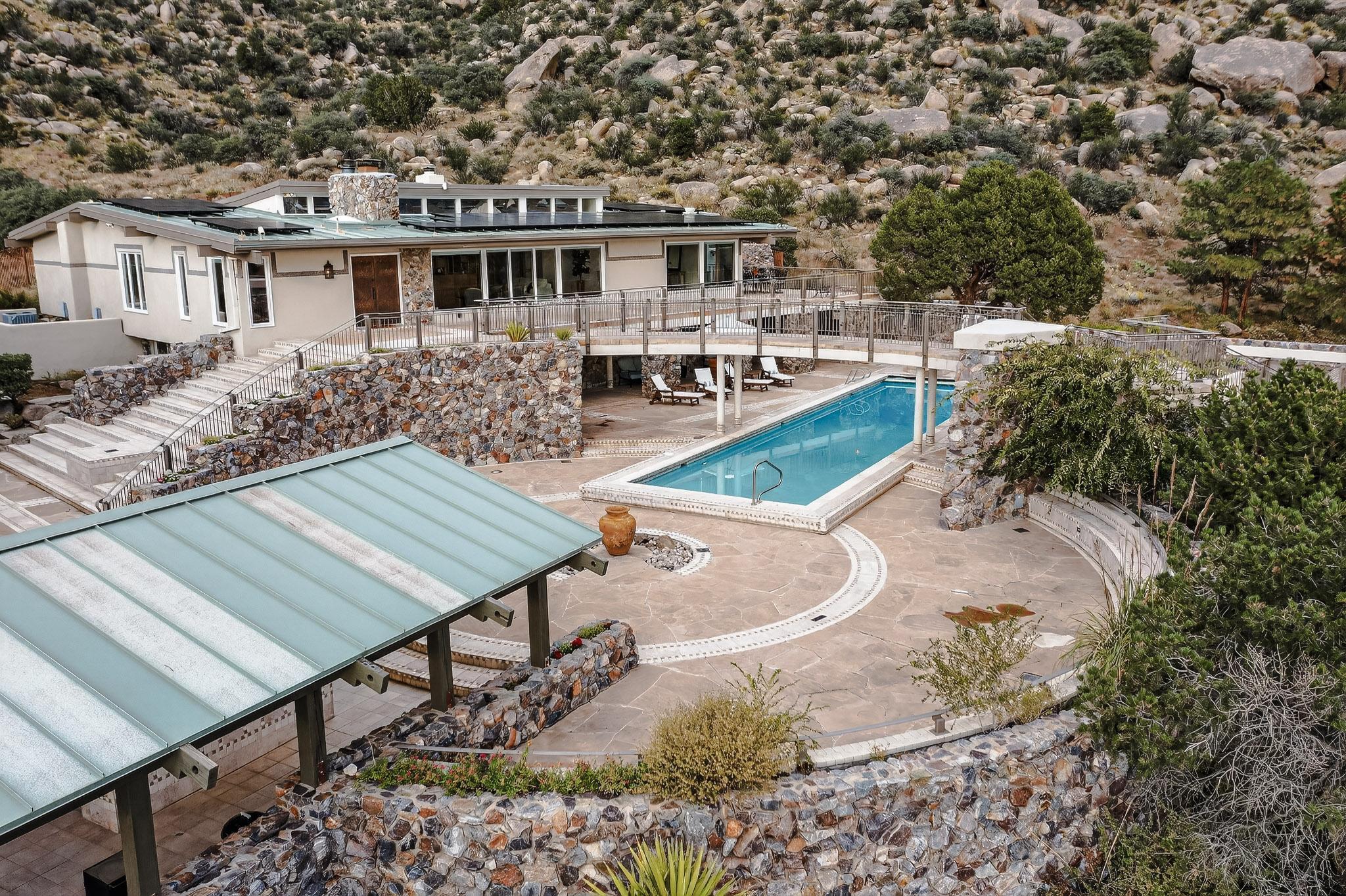 9 Sandia Heights Drive NE