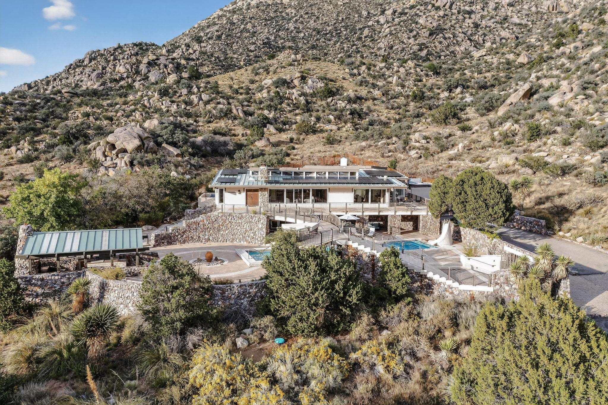 9 Sandia Heights Drive NE