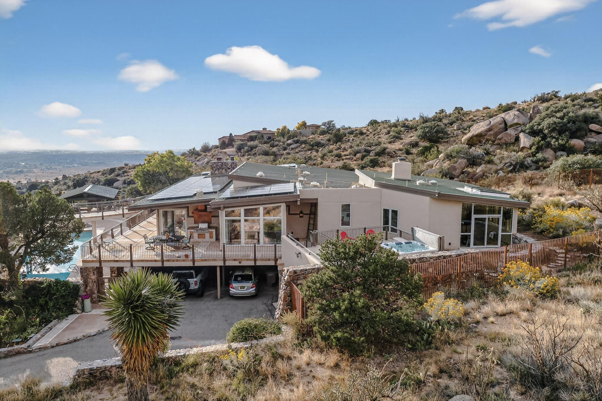 9 Sandia Heights Drive NE