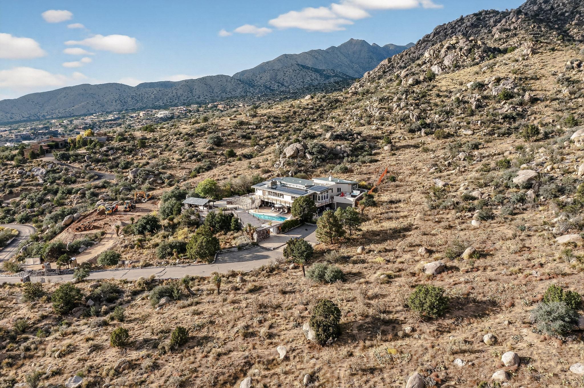 9 Sandia Heights Drive NE