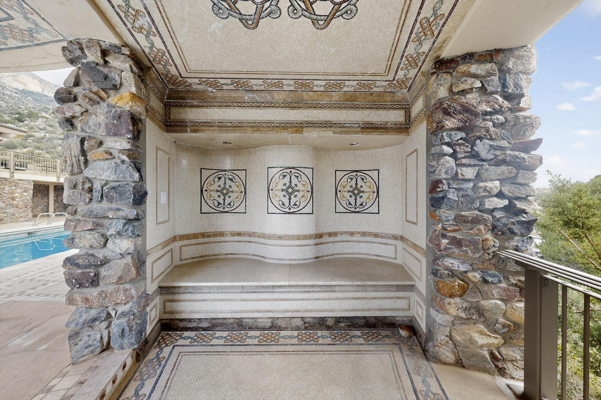 9 Sandia Heights Drive NE