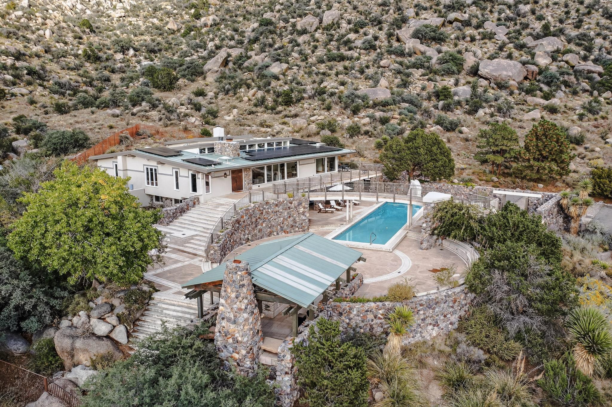 9 Sandia Heights Drive NE