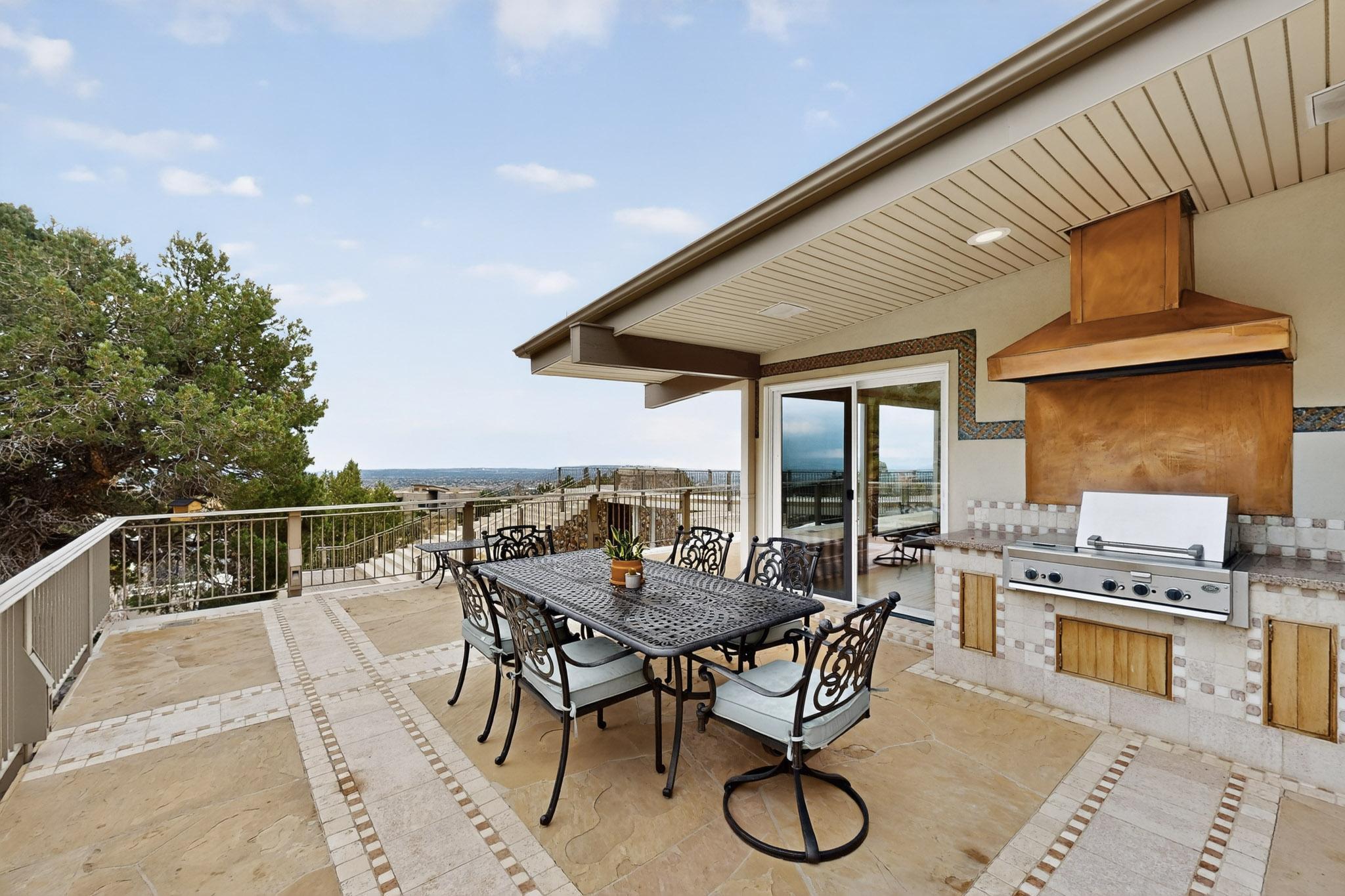 9 Sandia Heights Drive NE