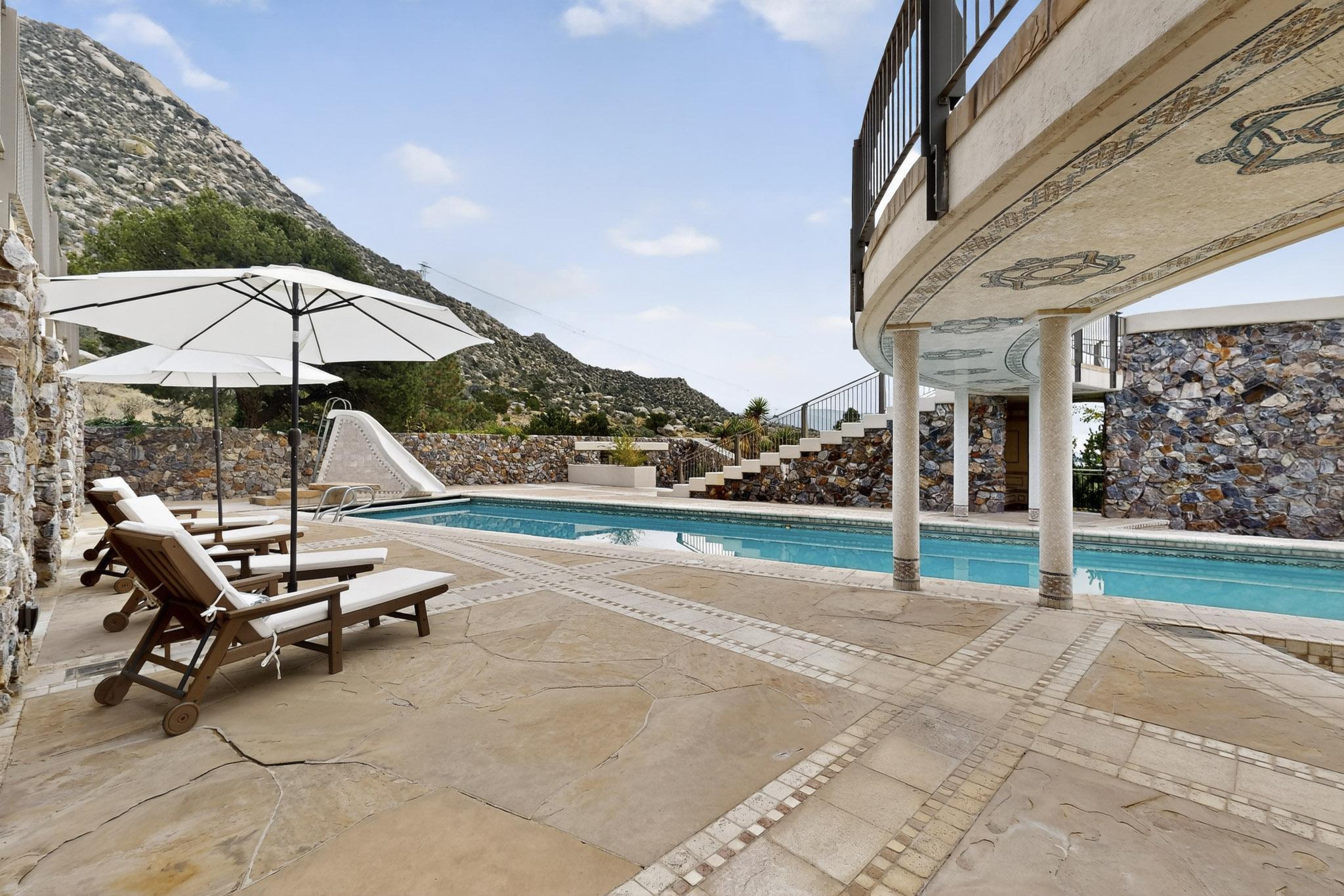 9 Sandia Heights Drive NE