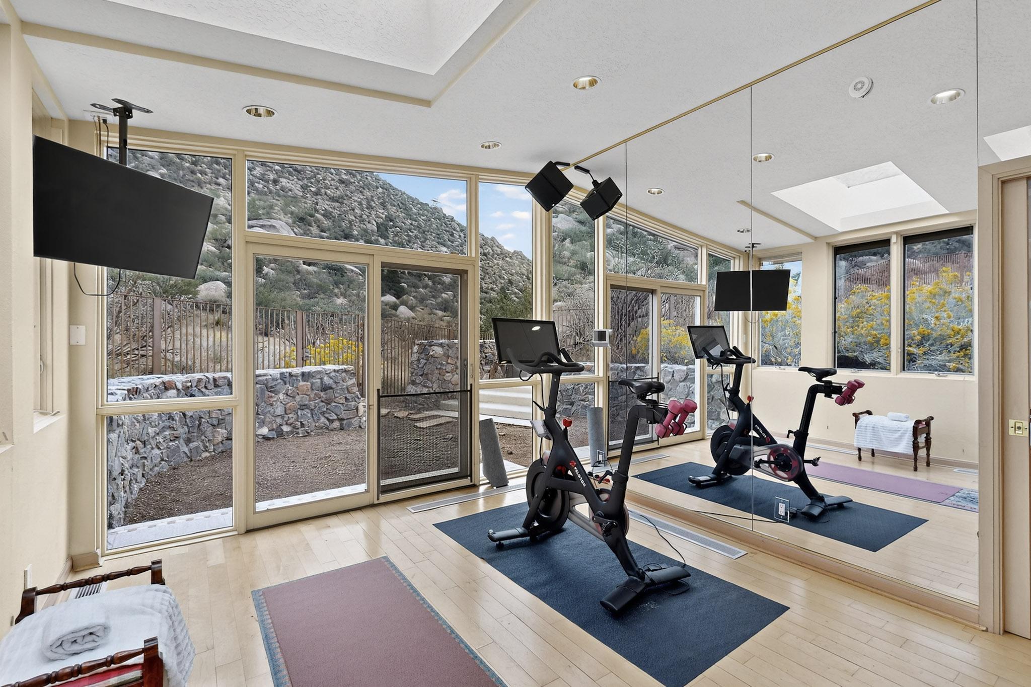 9 Sandia Heights Drive NE