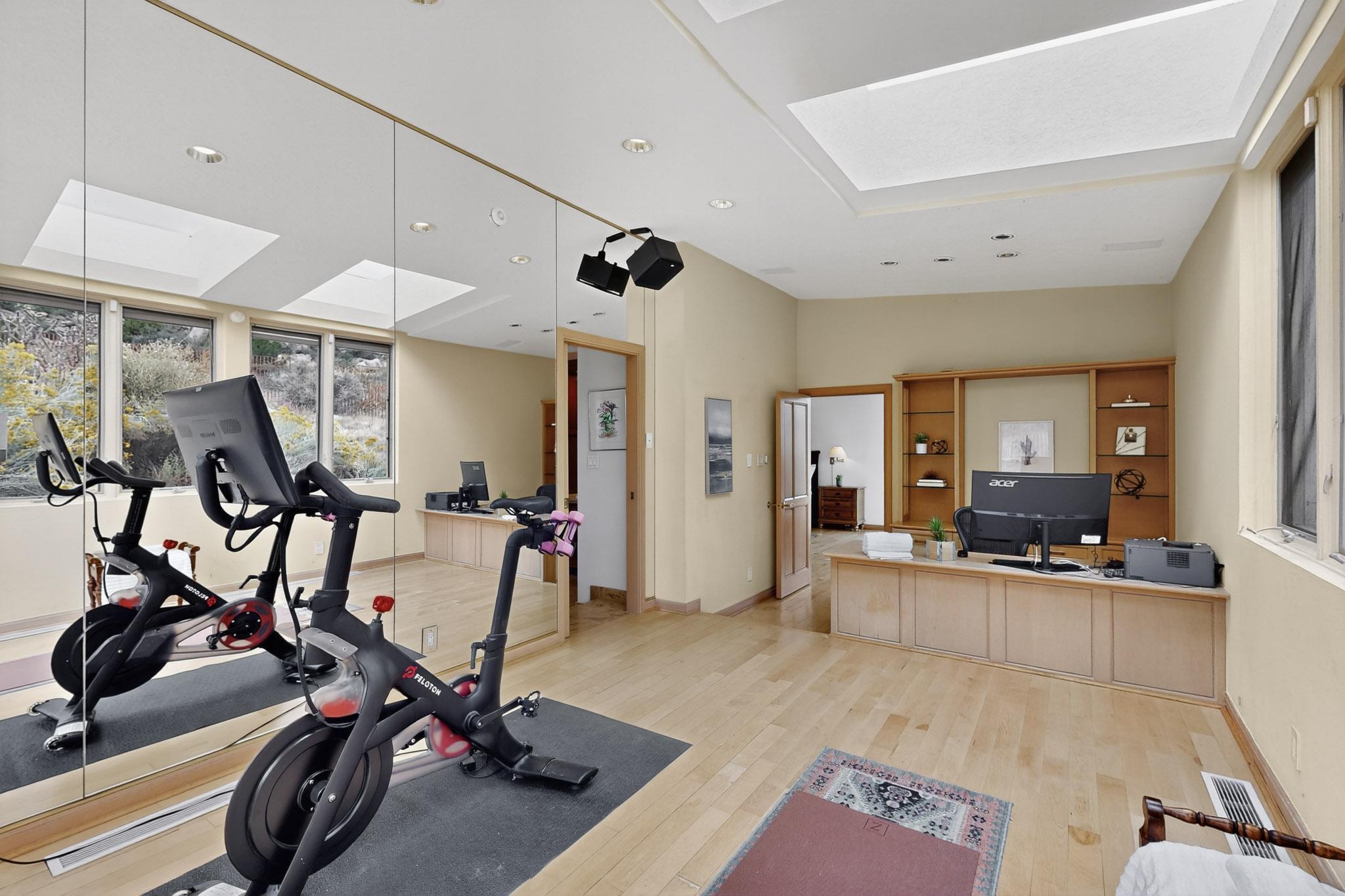 9 Sandia Heights Drive NE