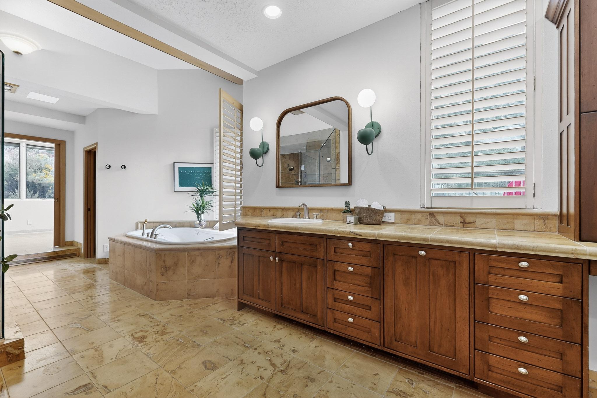 9 Sandia Heights Drive NE