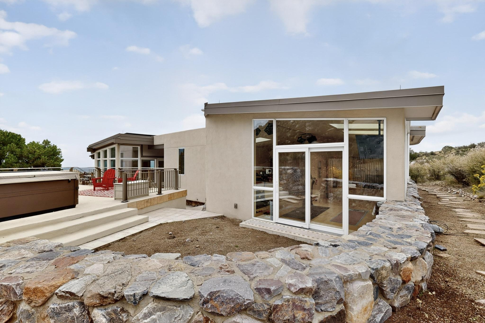 9 Sandia Heights Drive NE