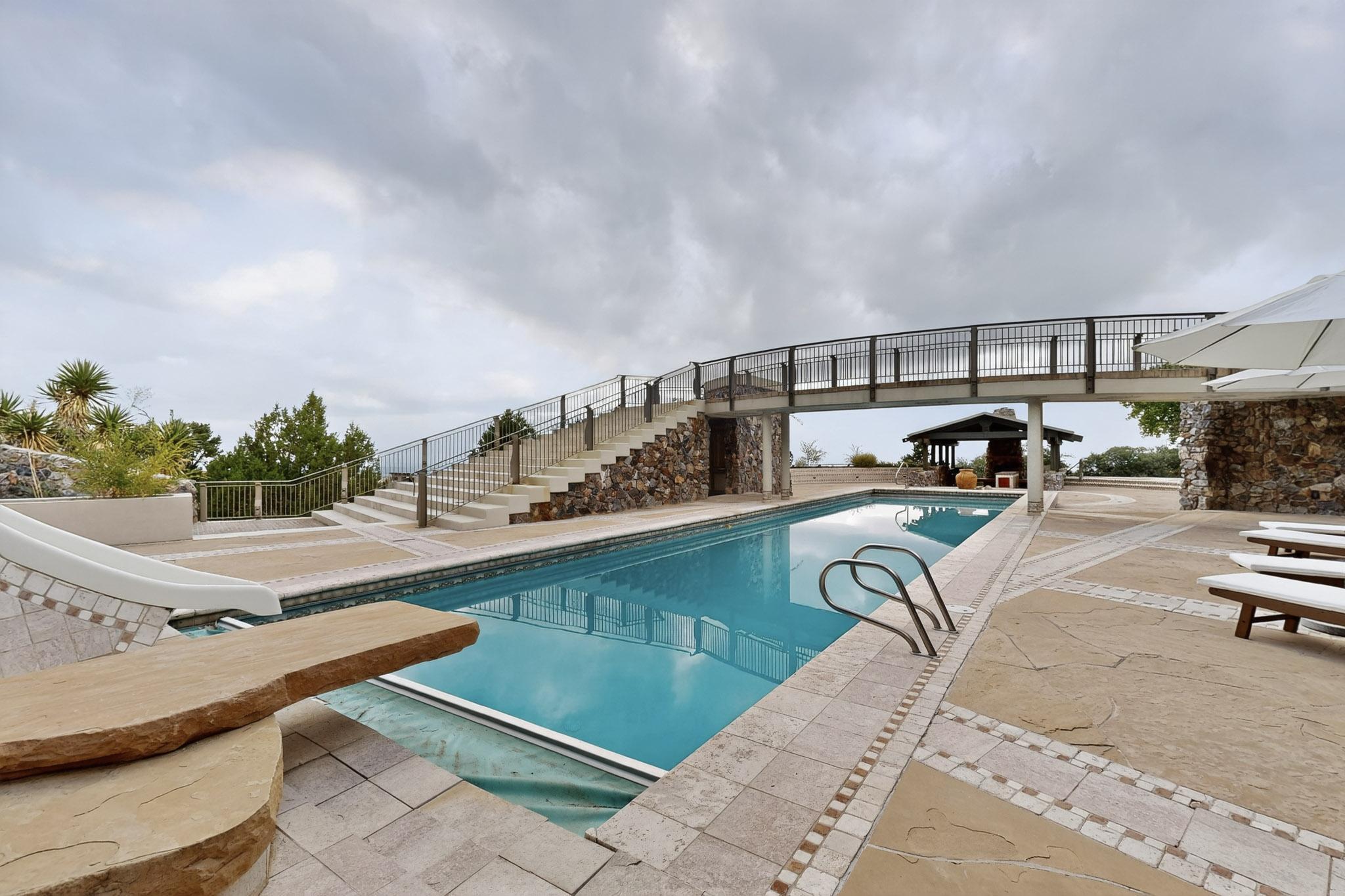 9 Sandia Heights Drive NE