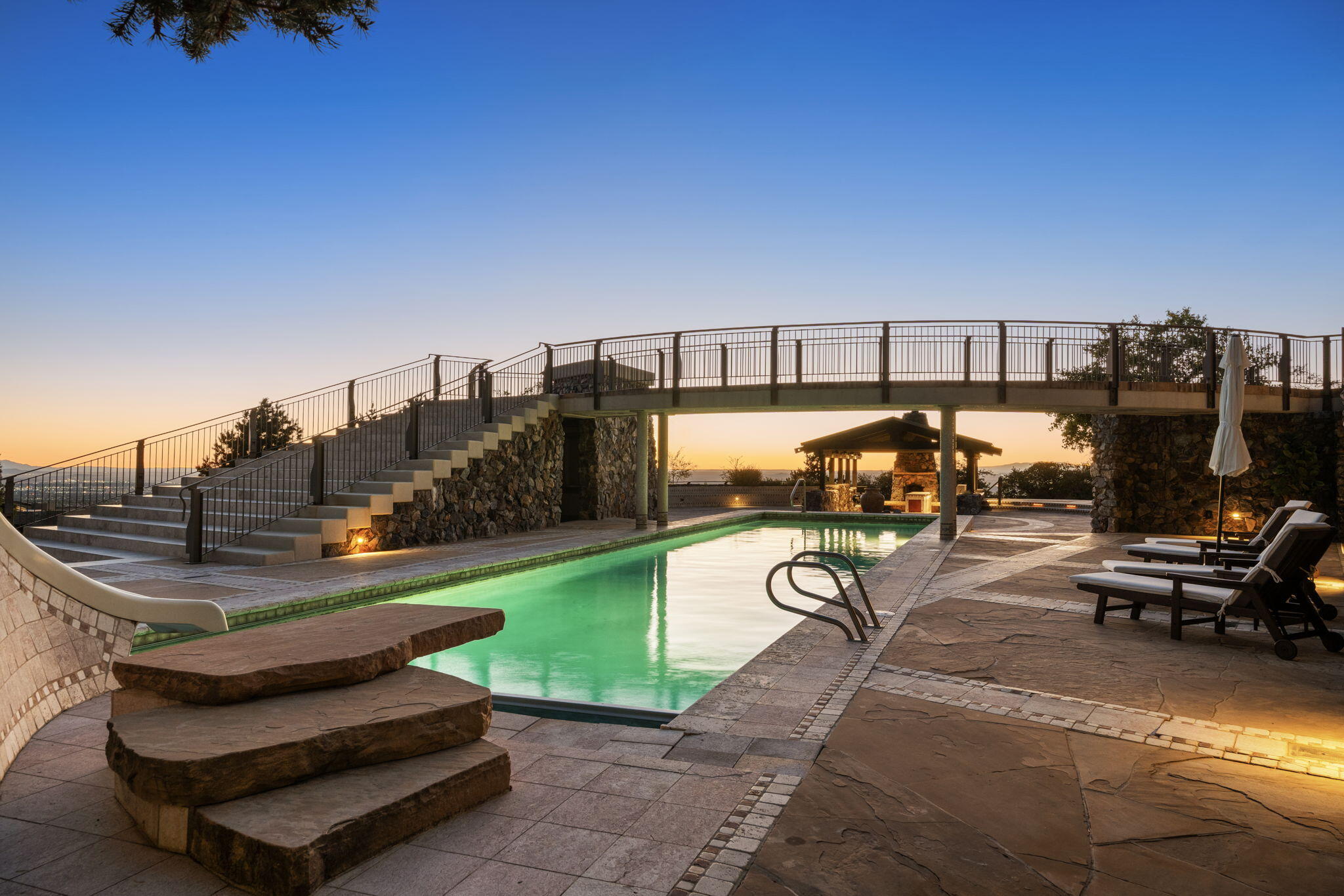 9 Sandia Heights Drive NE