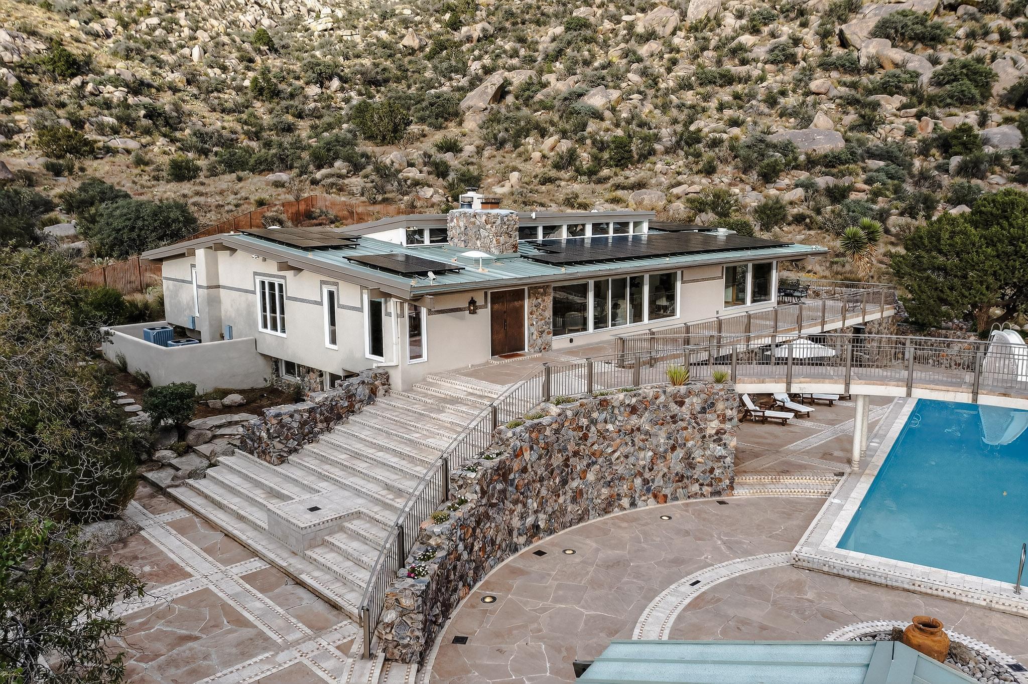 9 Sandia Heights Drive NE