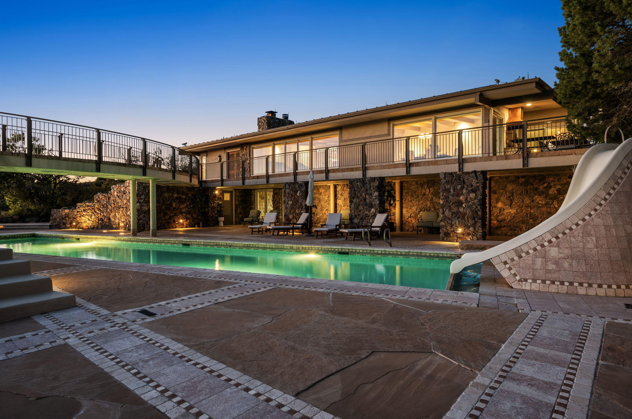 9 Sandia Heights Drive NE