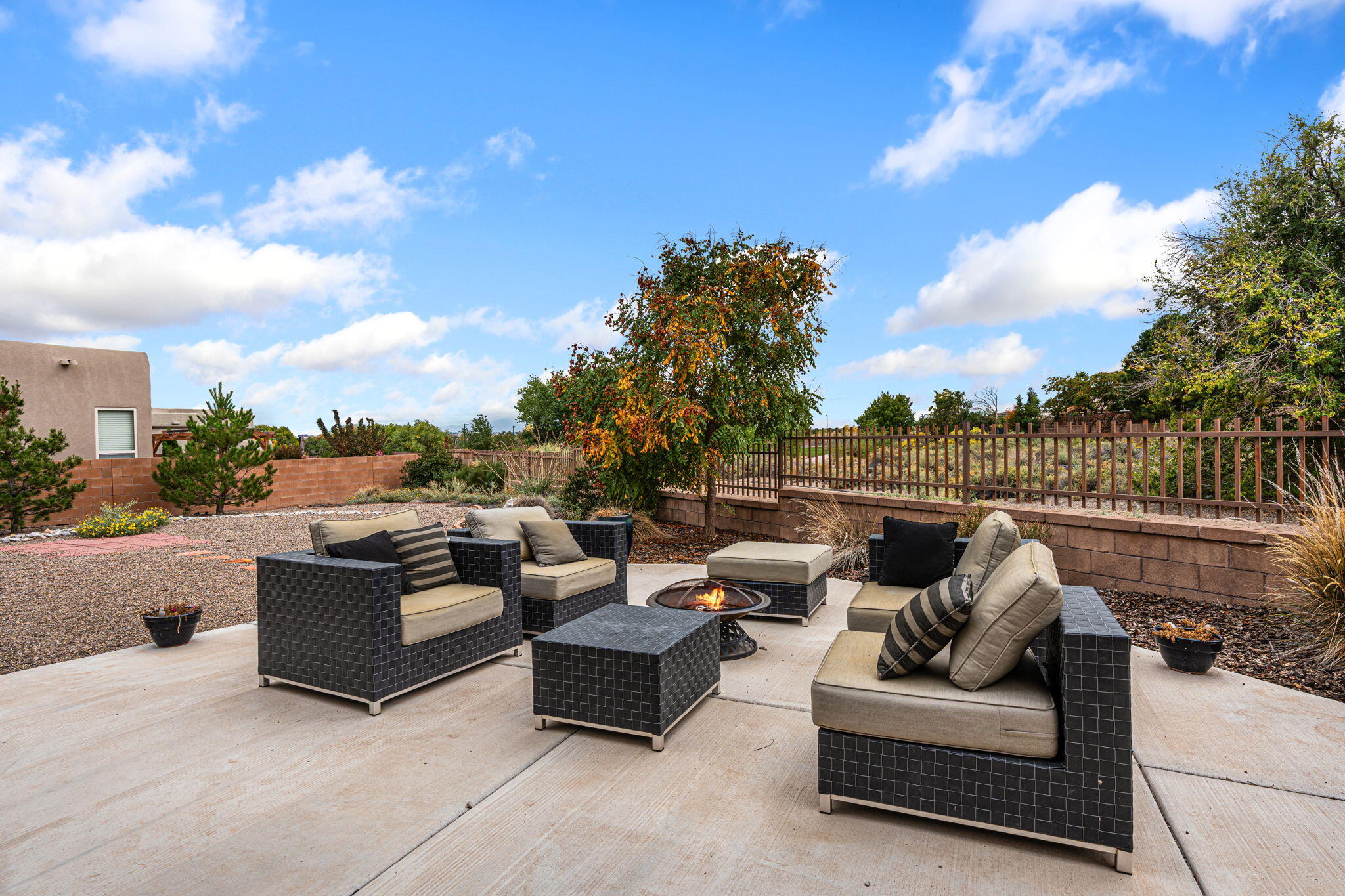 5012 Camino Valle Trail NW