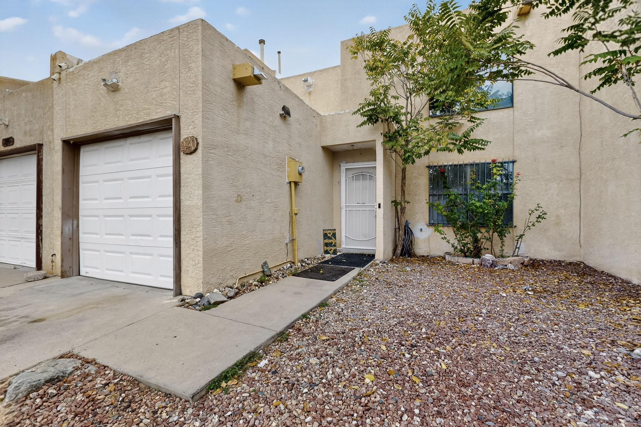 220 Shawnee Court SE