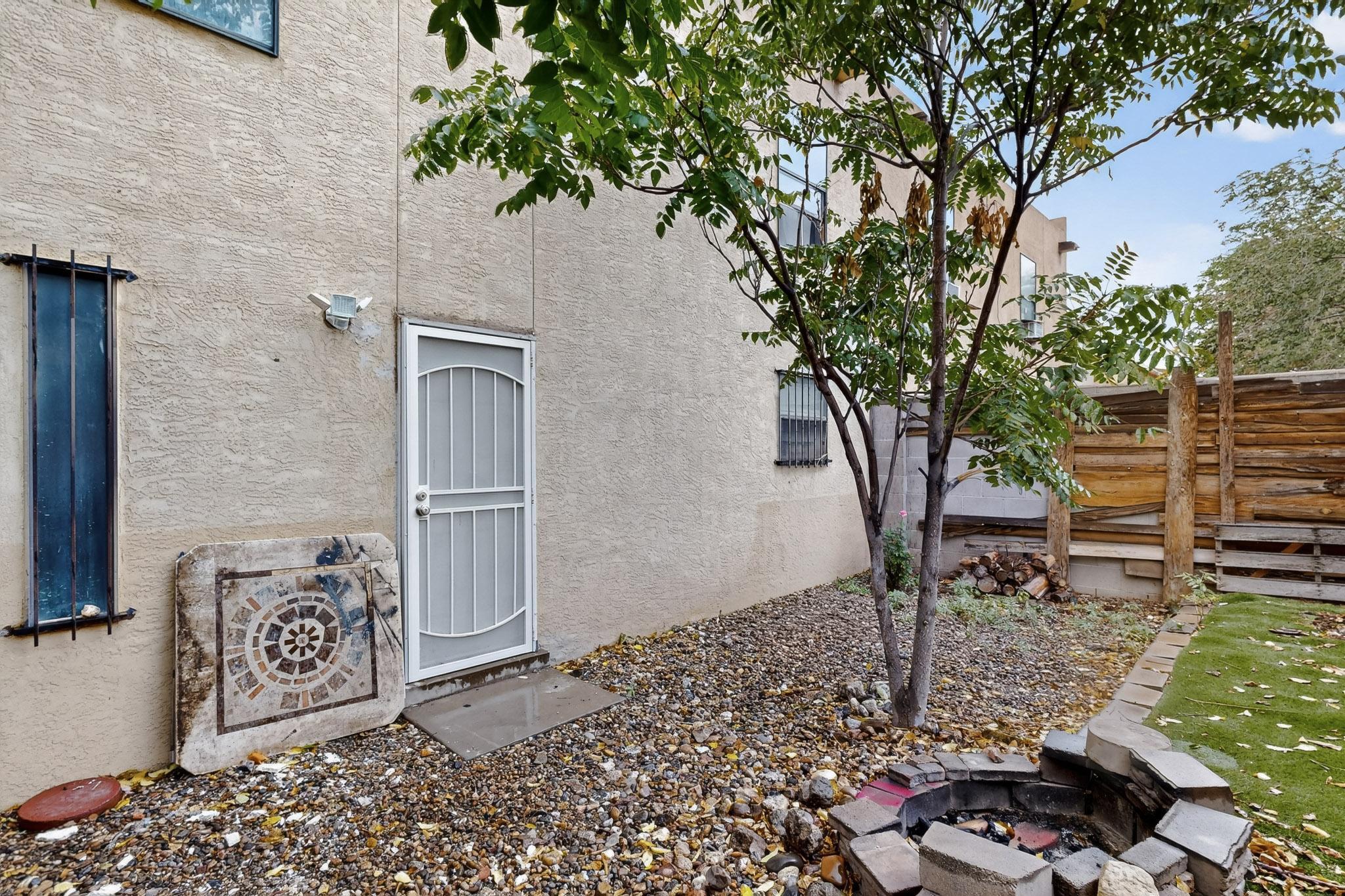 220 Shawnee Court SE