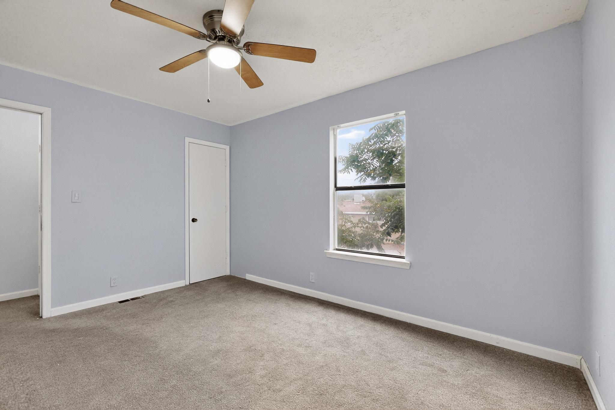 220 Shawnee Court SE