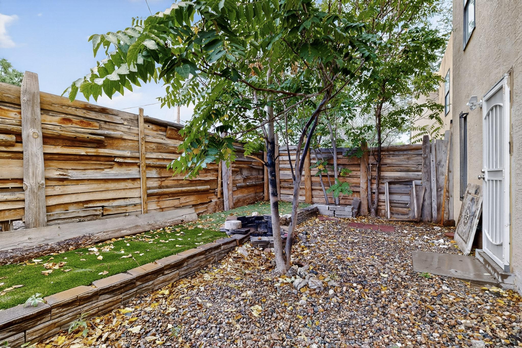 220 Shawnee Court SE