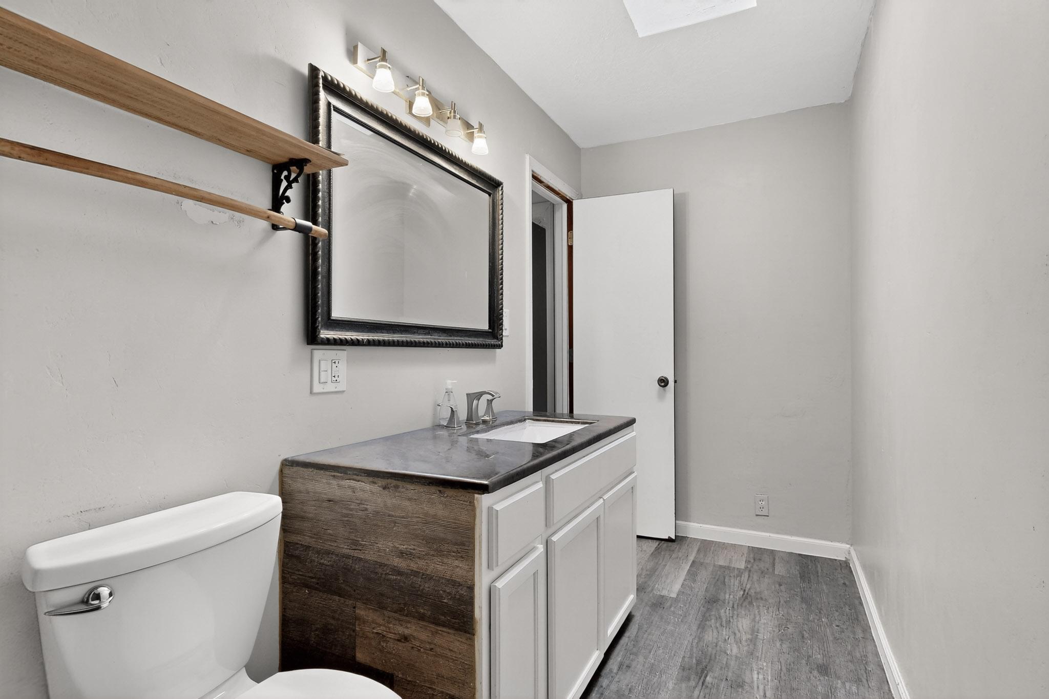 220 Shawnee Court SE