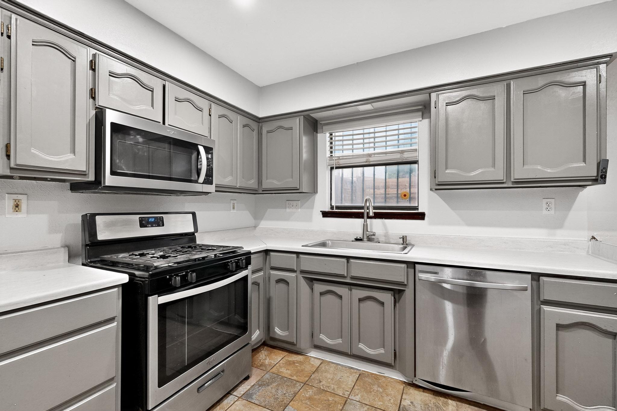 220 Shawnee Court SE