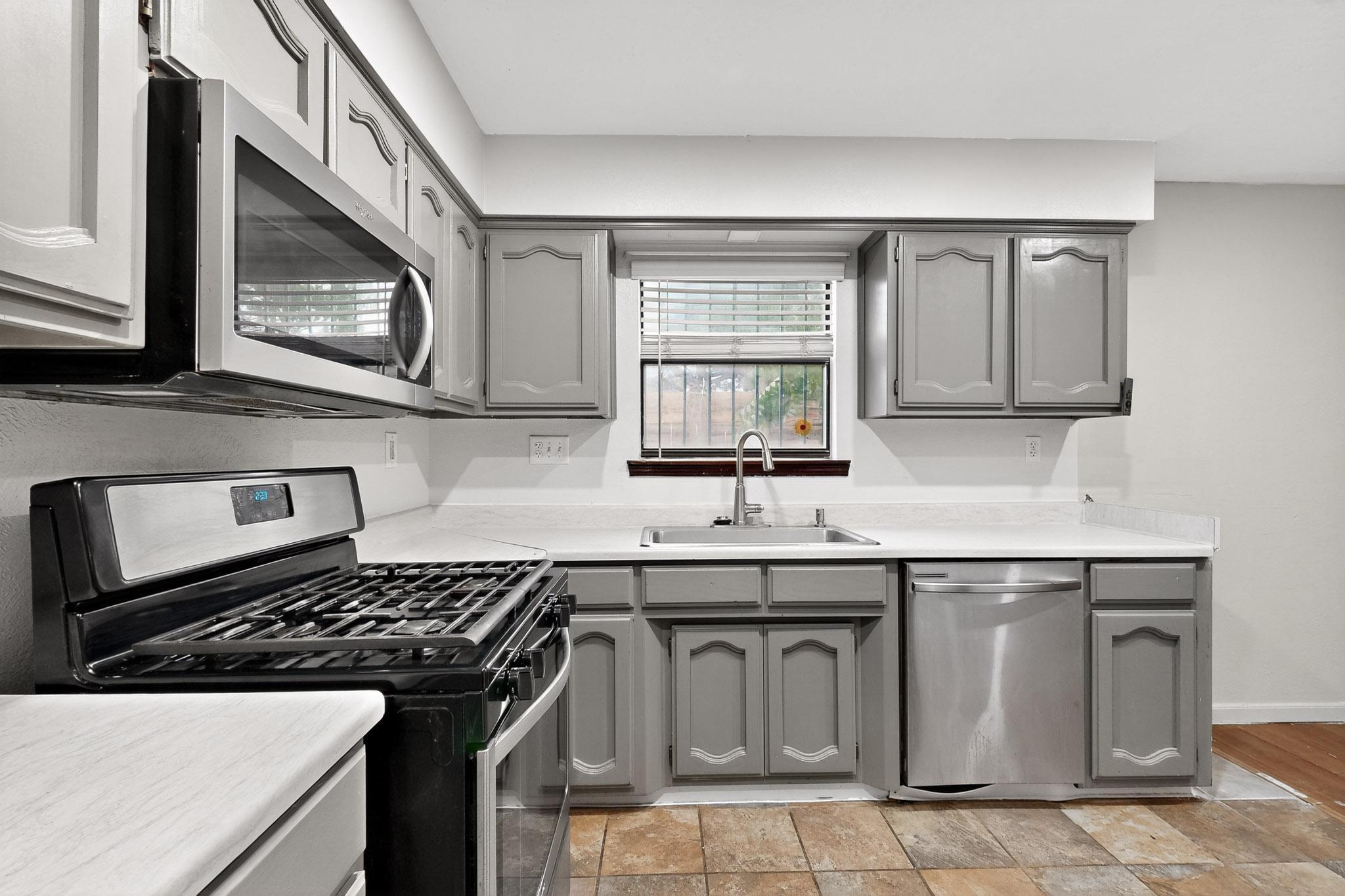 220 Shawnee Court SE