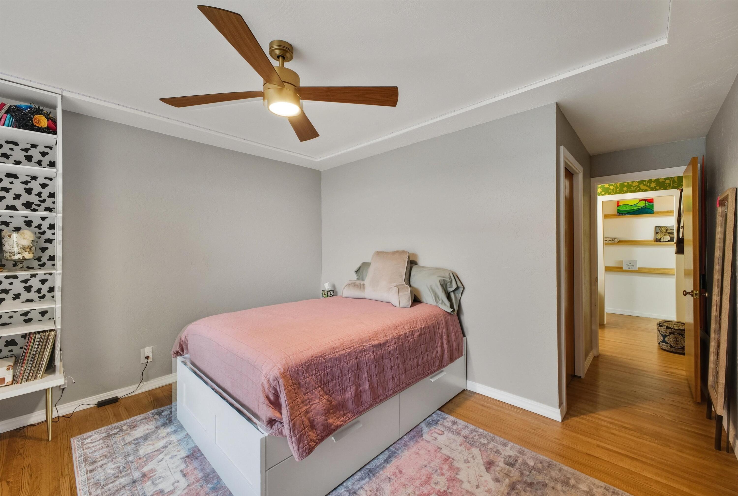 5152 CONSTITUTION Avenue NE