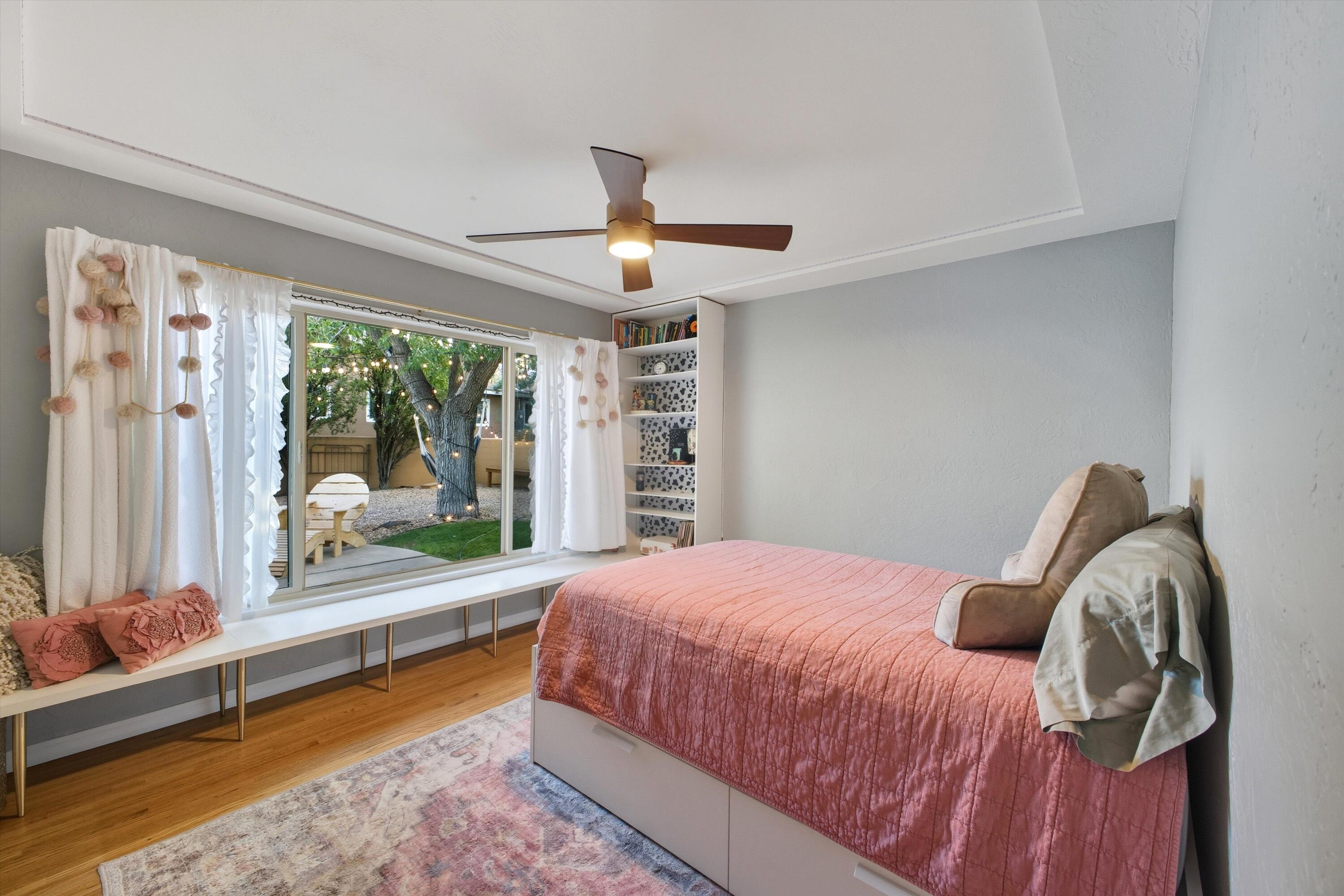 5152 CONSTITUTION Avenue NE