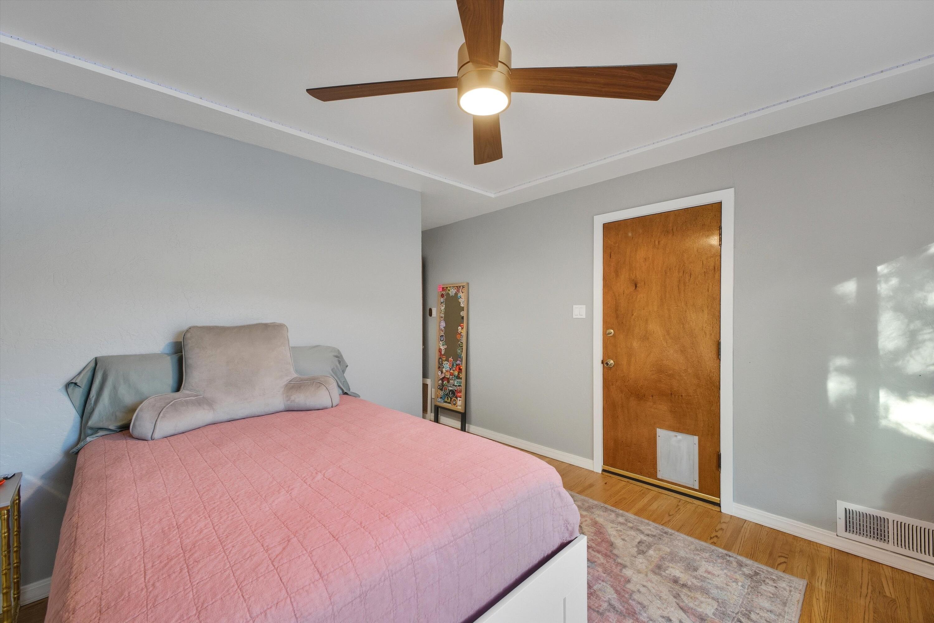 5152 CONSTITUTION Avenue NE