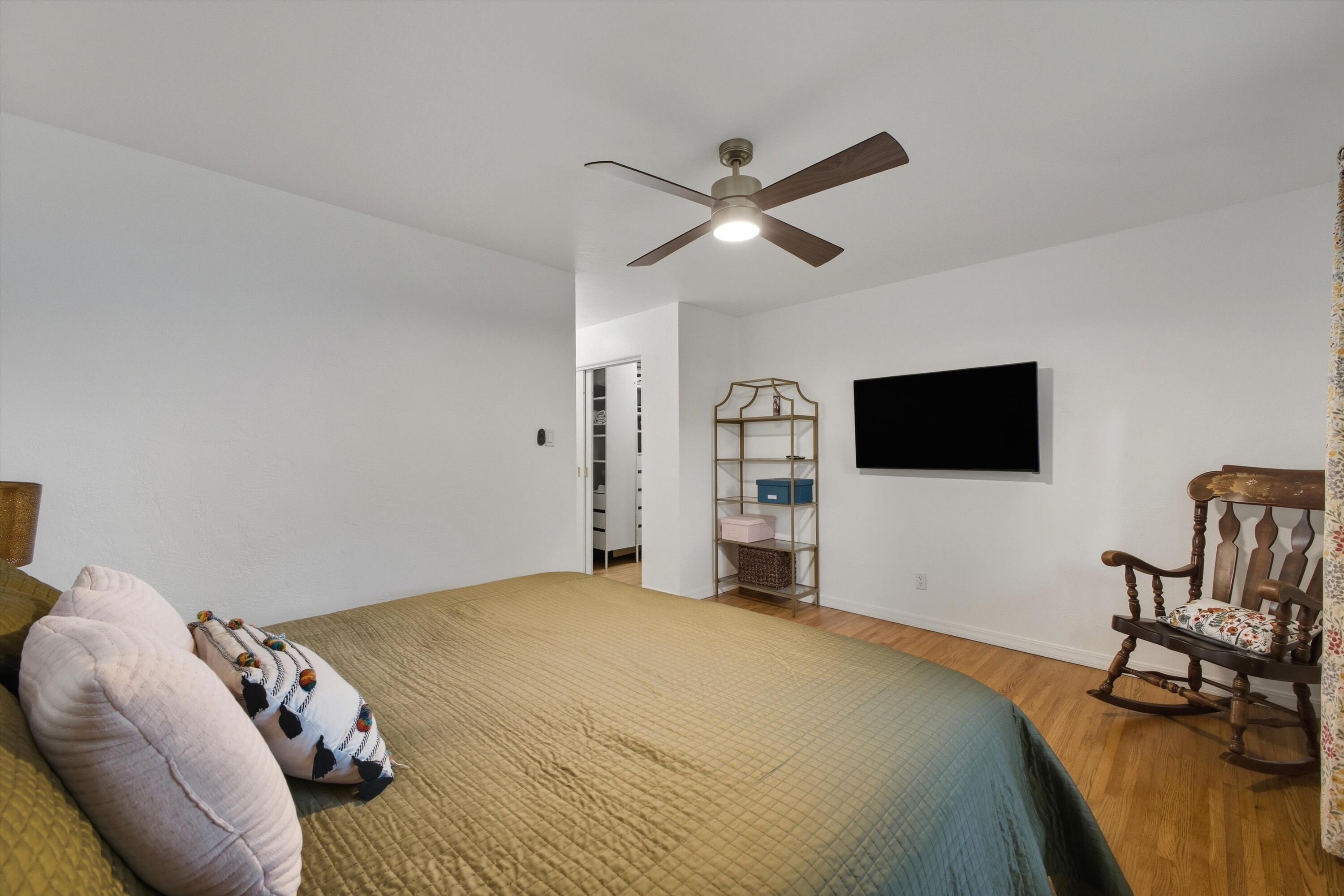 5152 CONSTITUTION Avenue NE