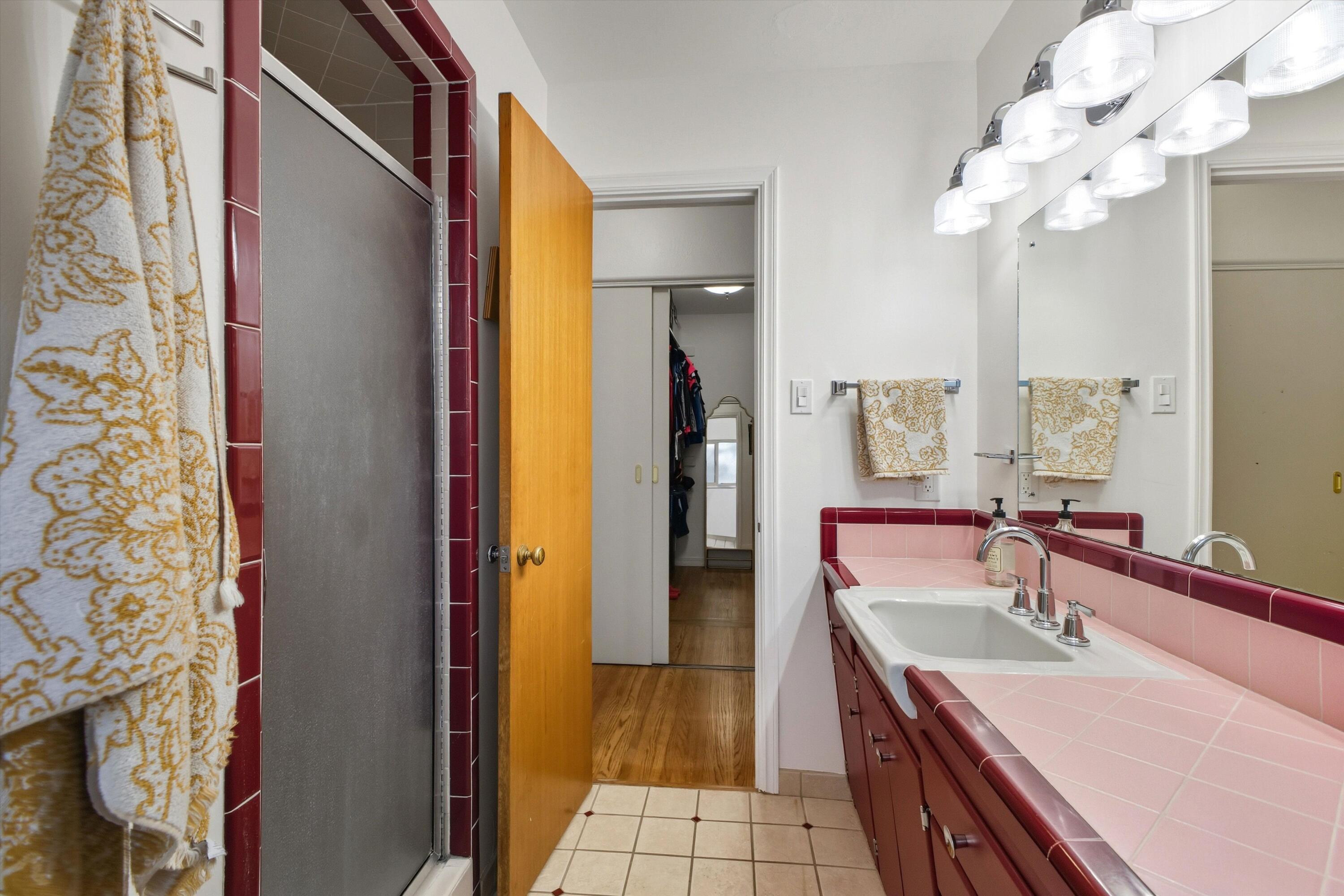 5152 CONSTITUTION Avenue NE