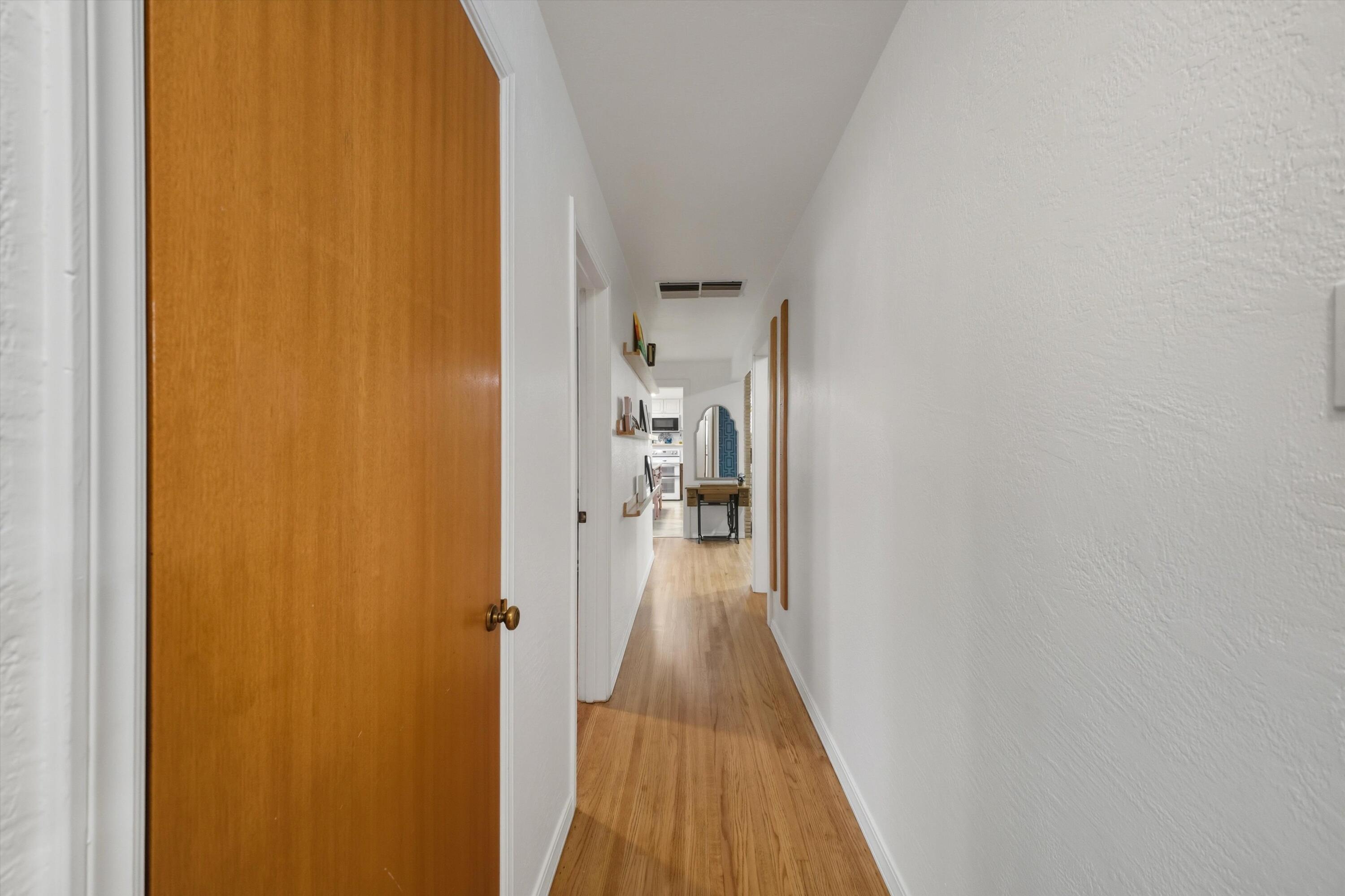 5152 CONSTITUTION Avenue NE