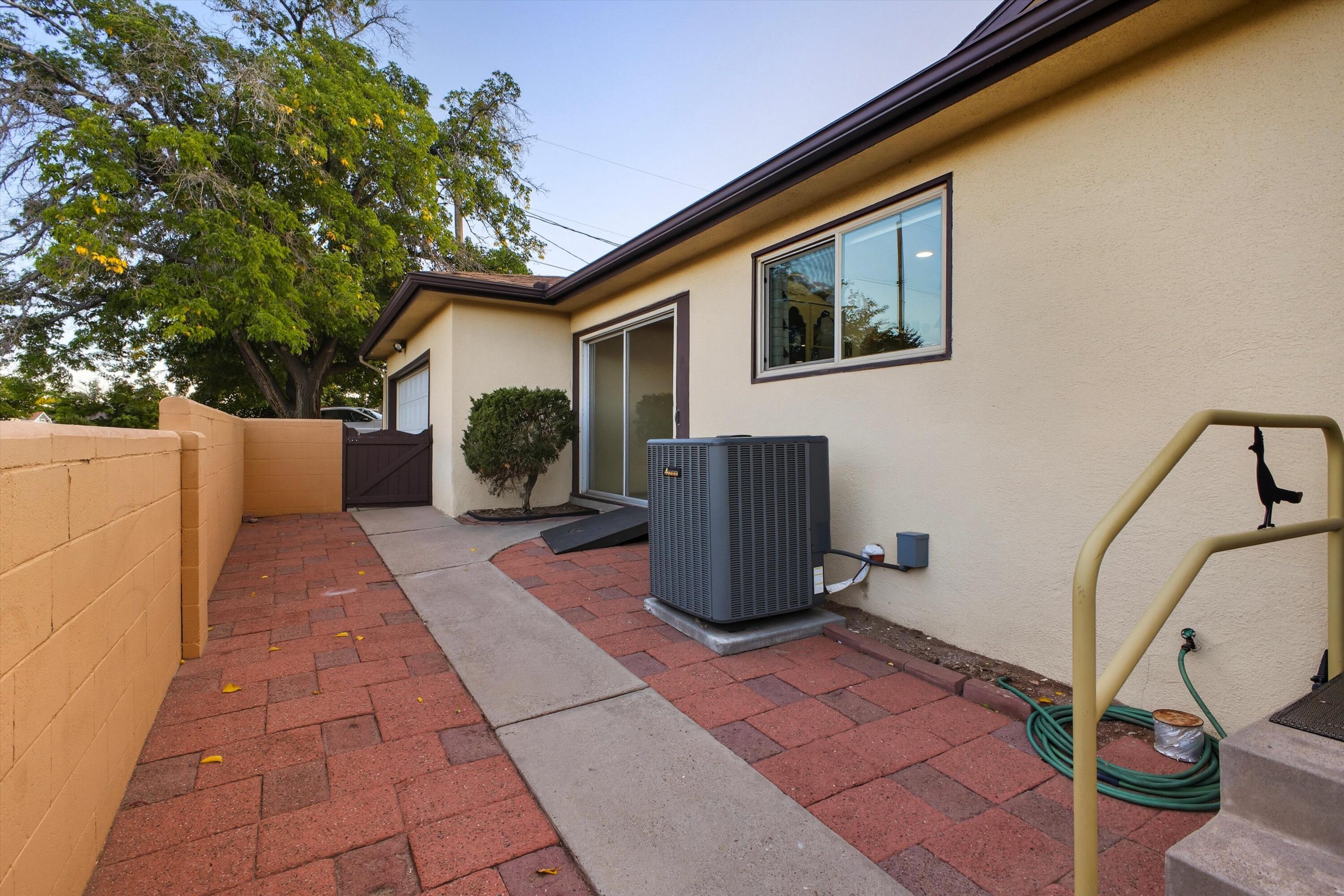 5152 CONSTITUTION Avenue NE