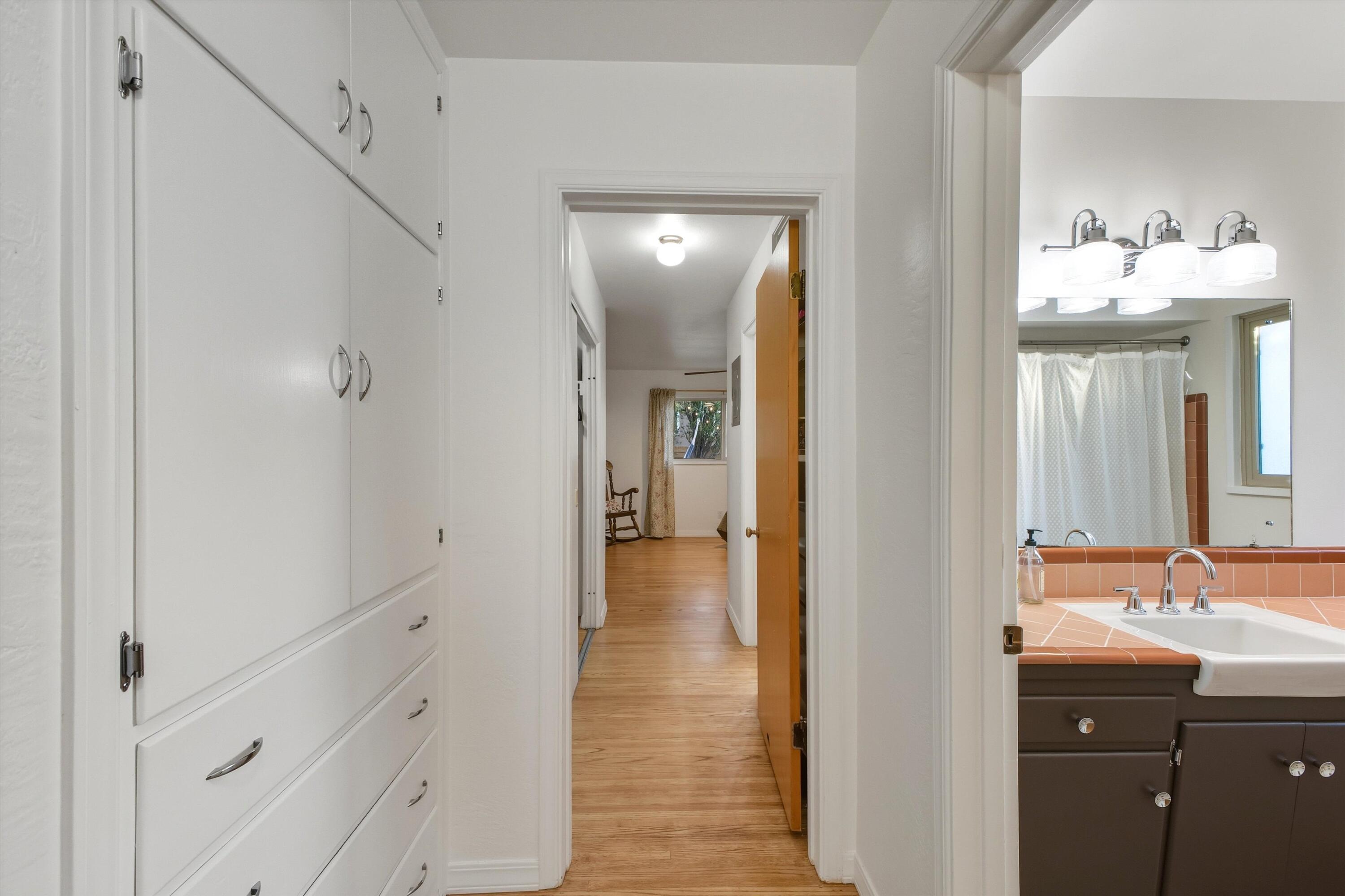 5152 CONSTITUTION Avenue NE