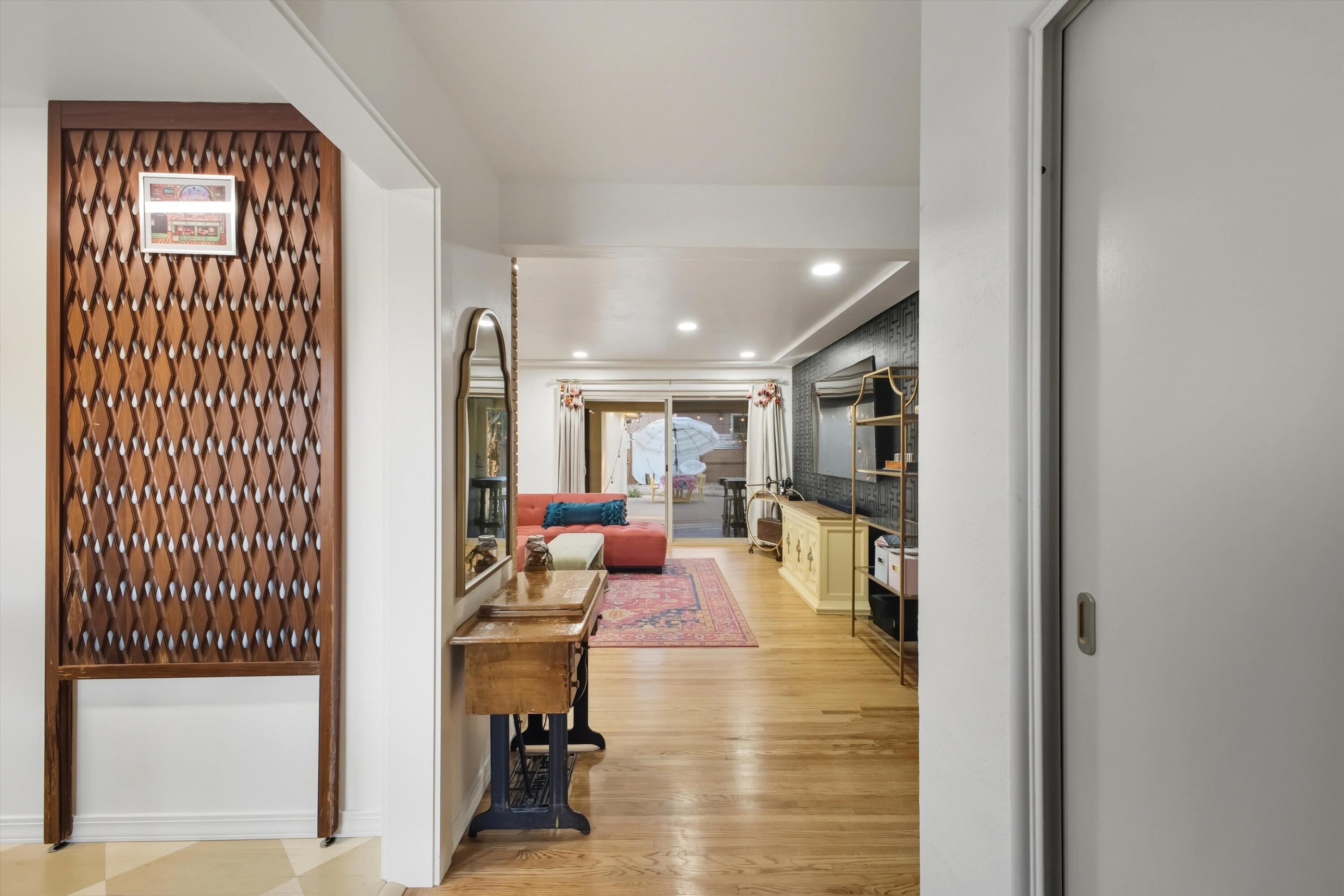 5152 CONSTITUTION Avenue NE