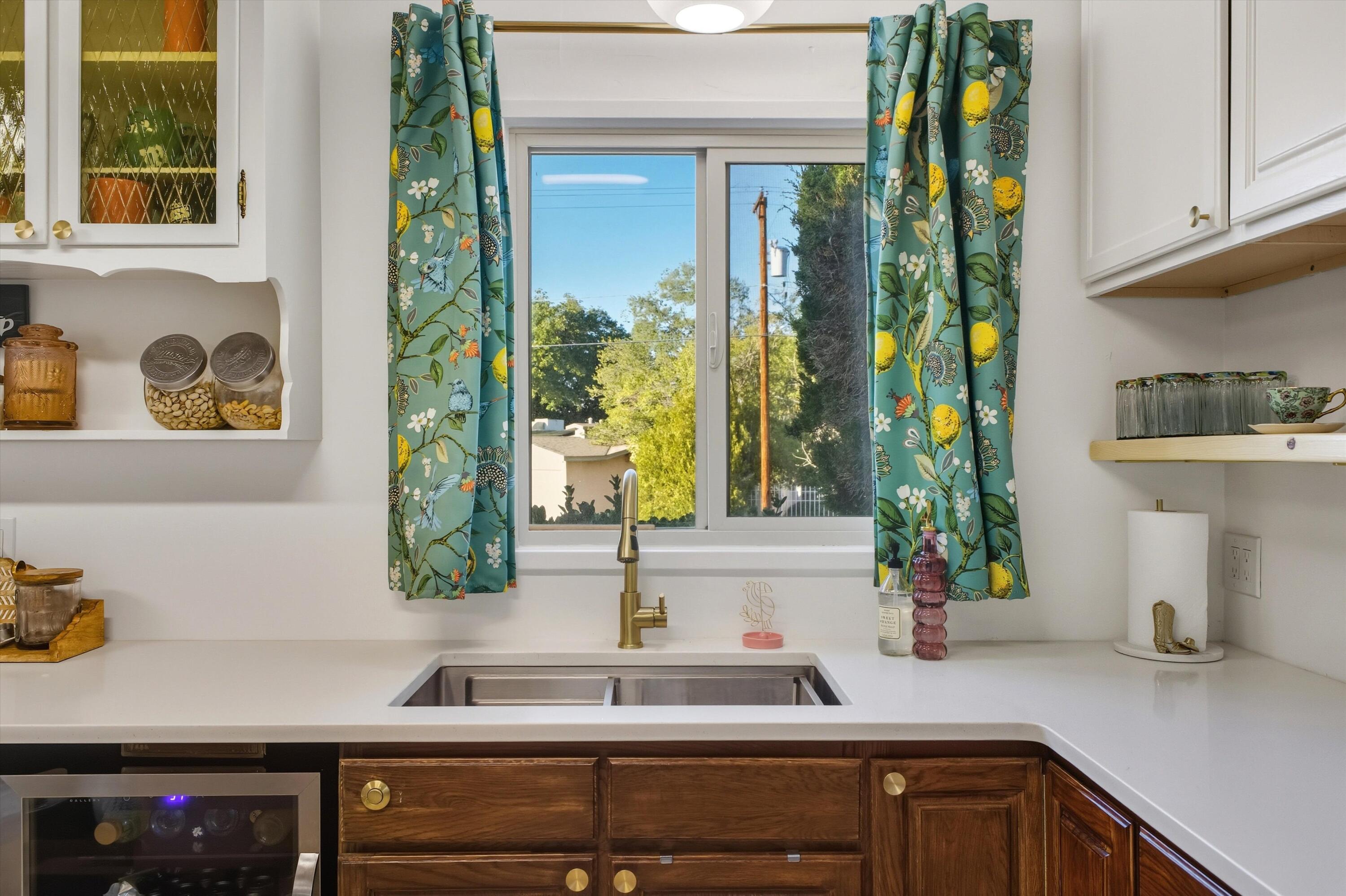 5152 CONSTITUTION Avenue NE