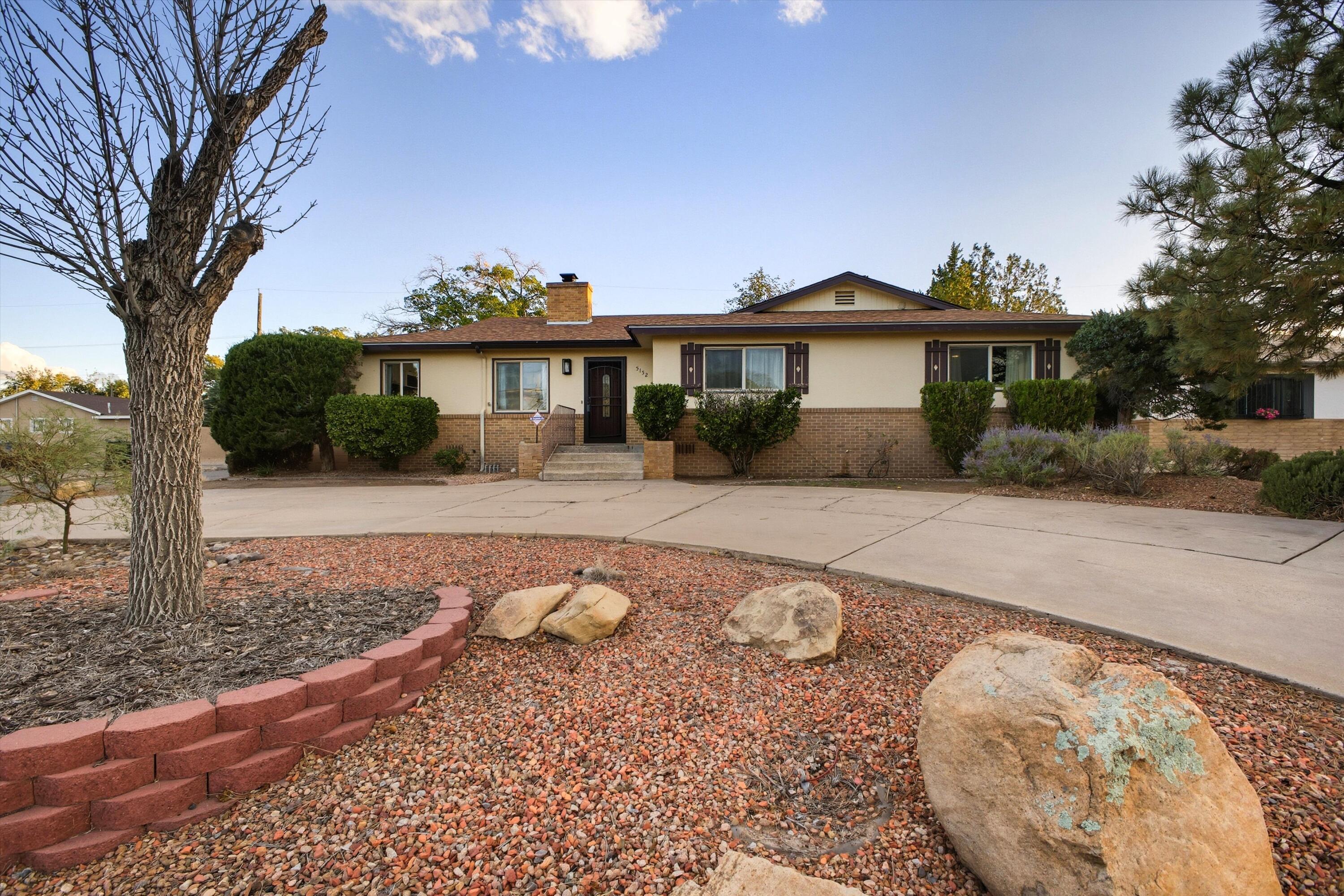 5152 CONSTITUTION Avenue NE