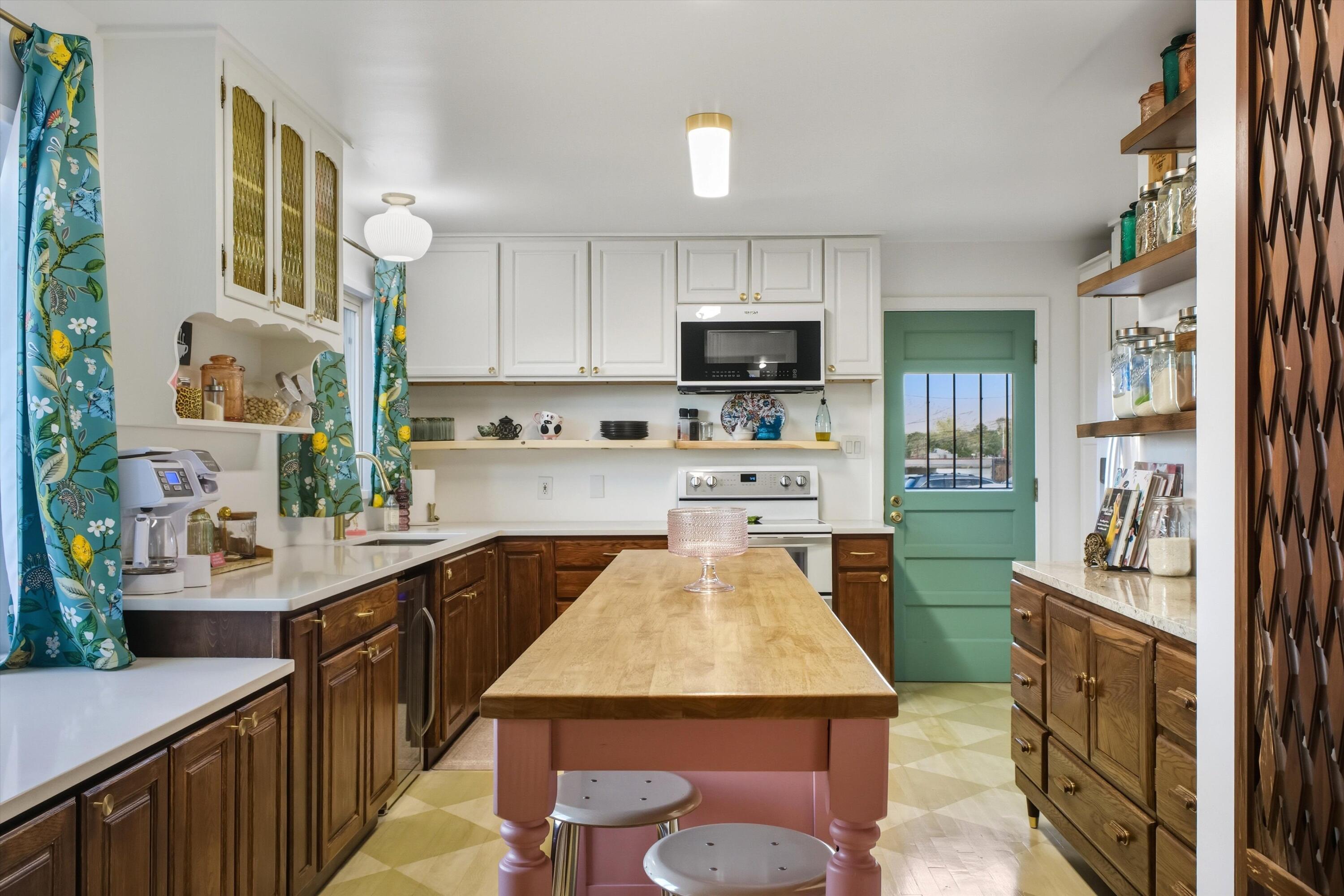 5152 CONSTITUTION Avenue NE