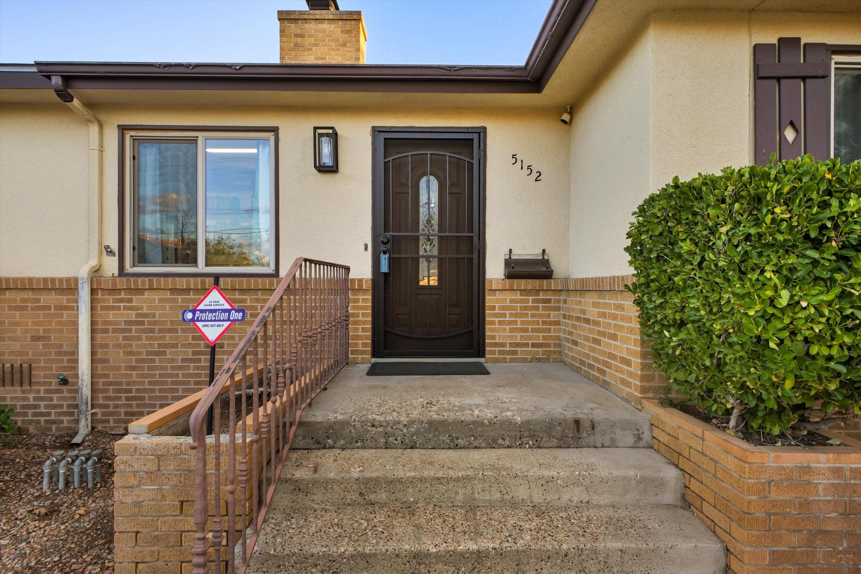 5152 CONSTITUTION Avenue NE