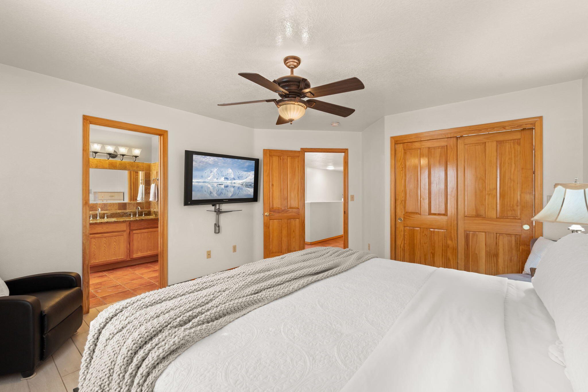 9244 Bluewood Lane NE