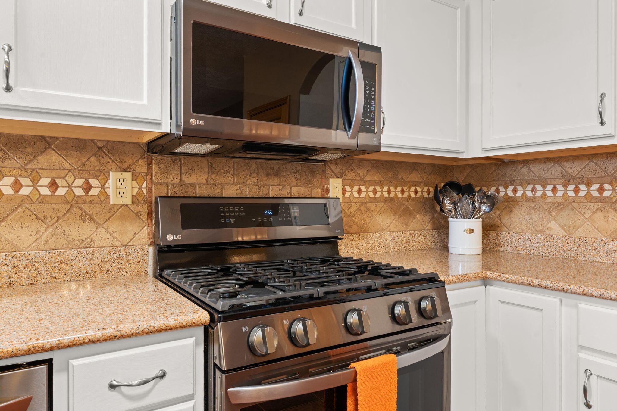 9244 Bluewood Lane NE