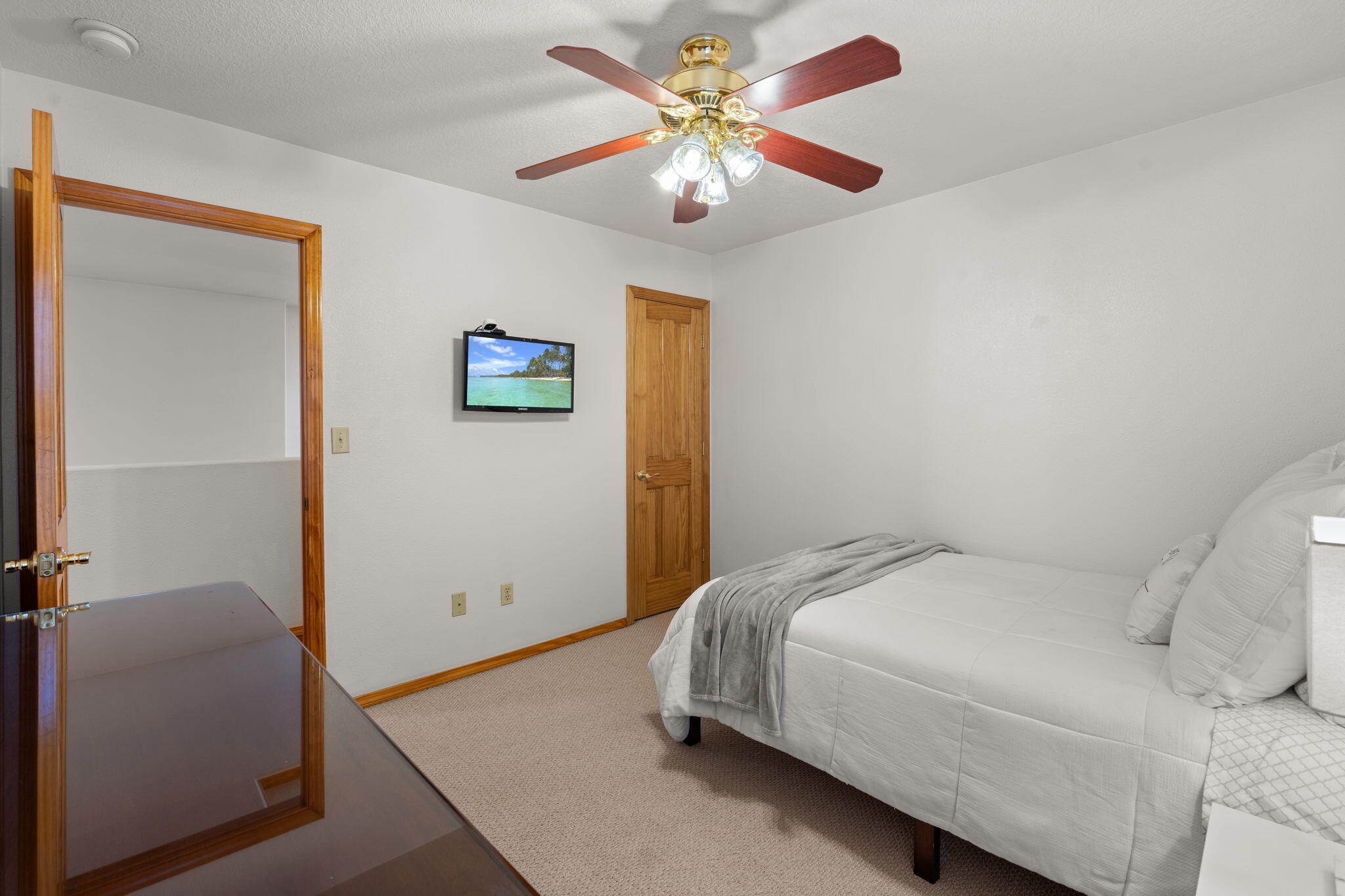 9244 Bluewood Lane NE