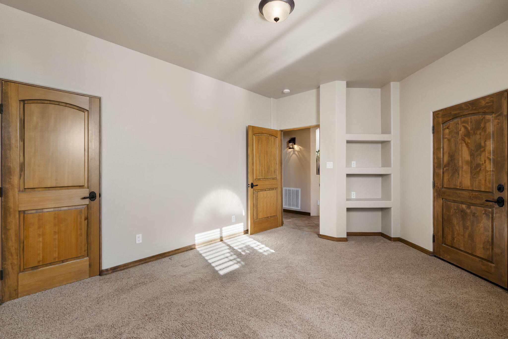 400 ALBOR Circle NE