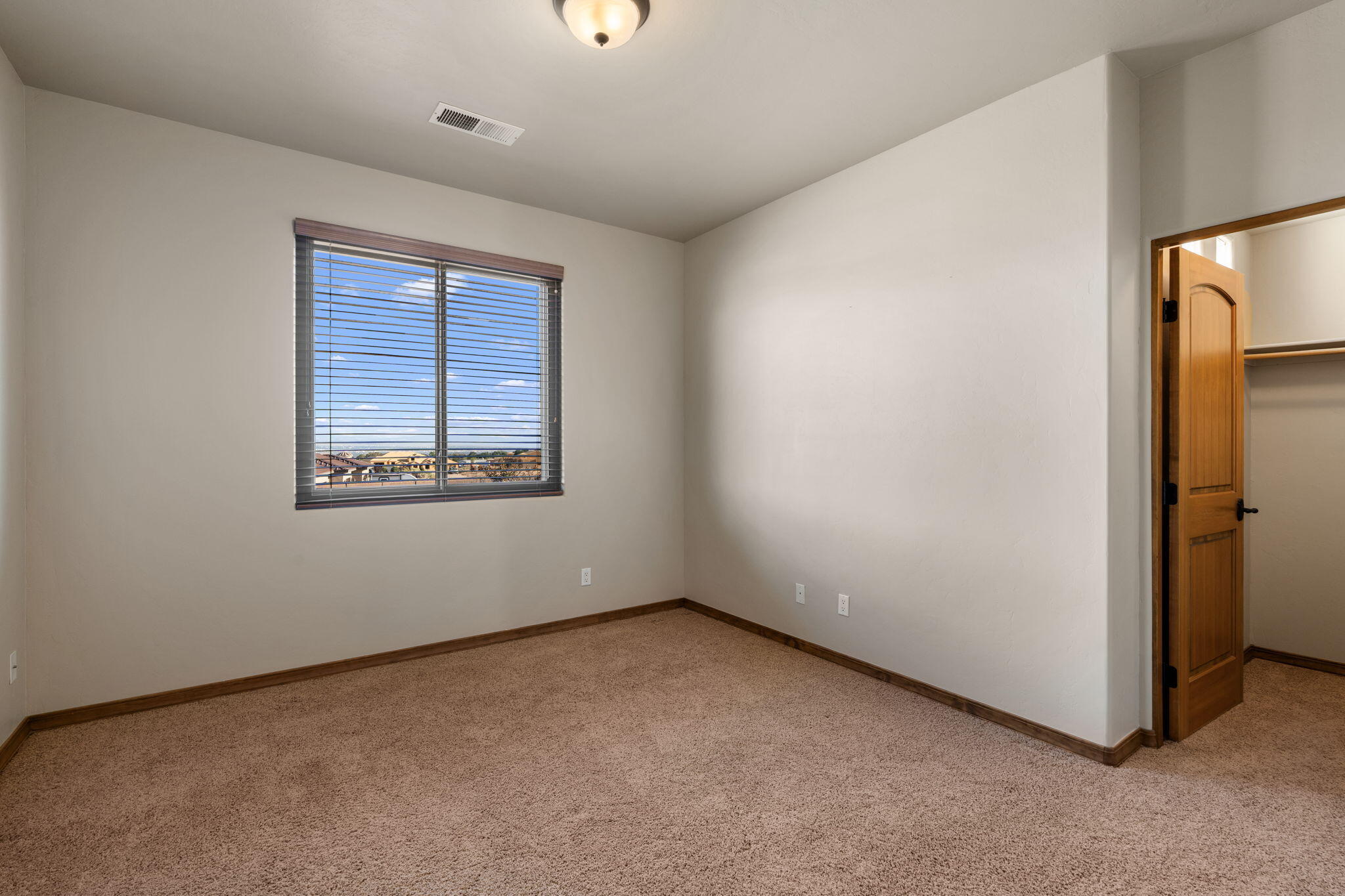 400 ALBOR Circle NE