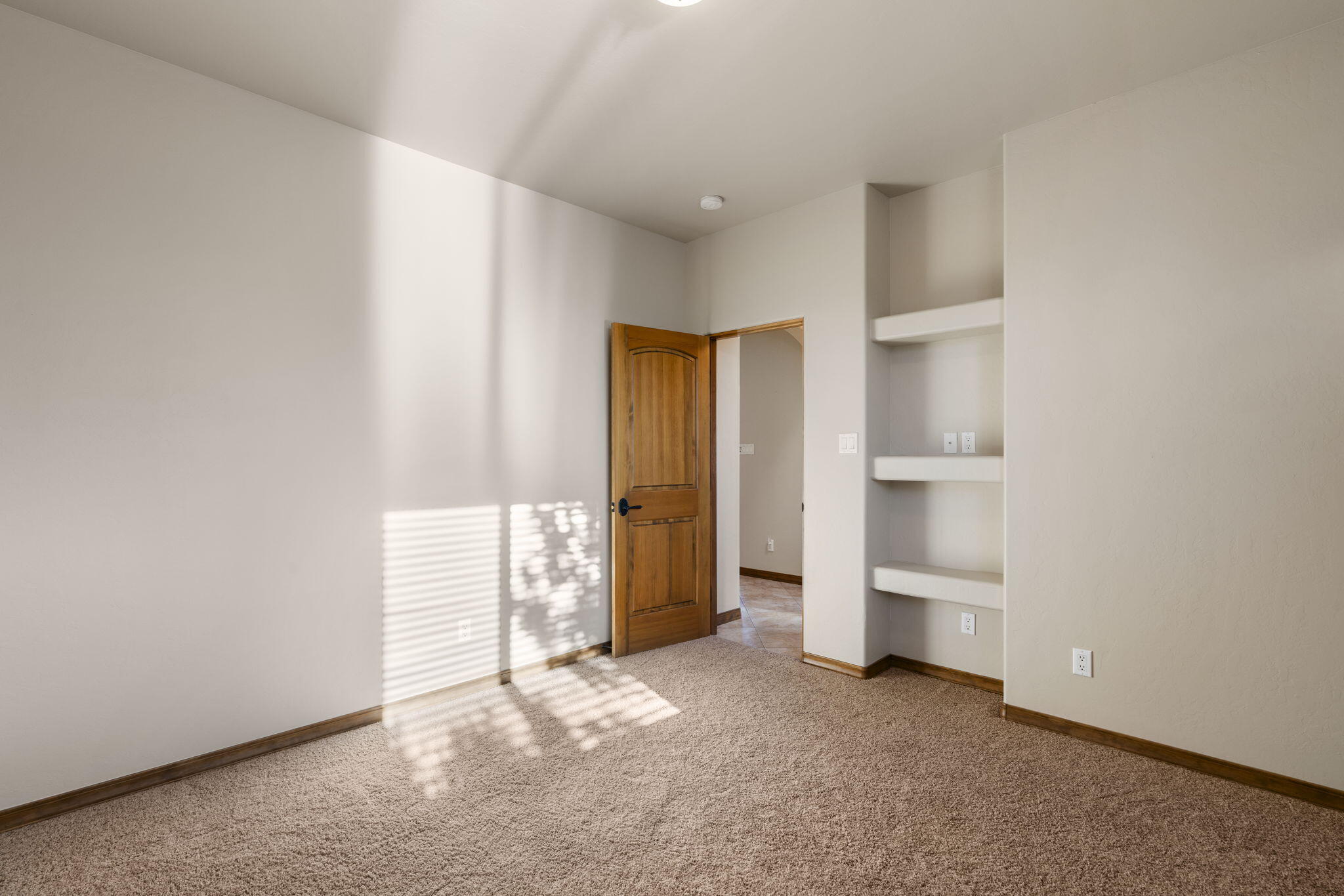 400 ALBOR Circle NE